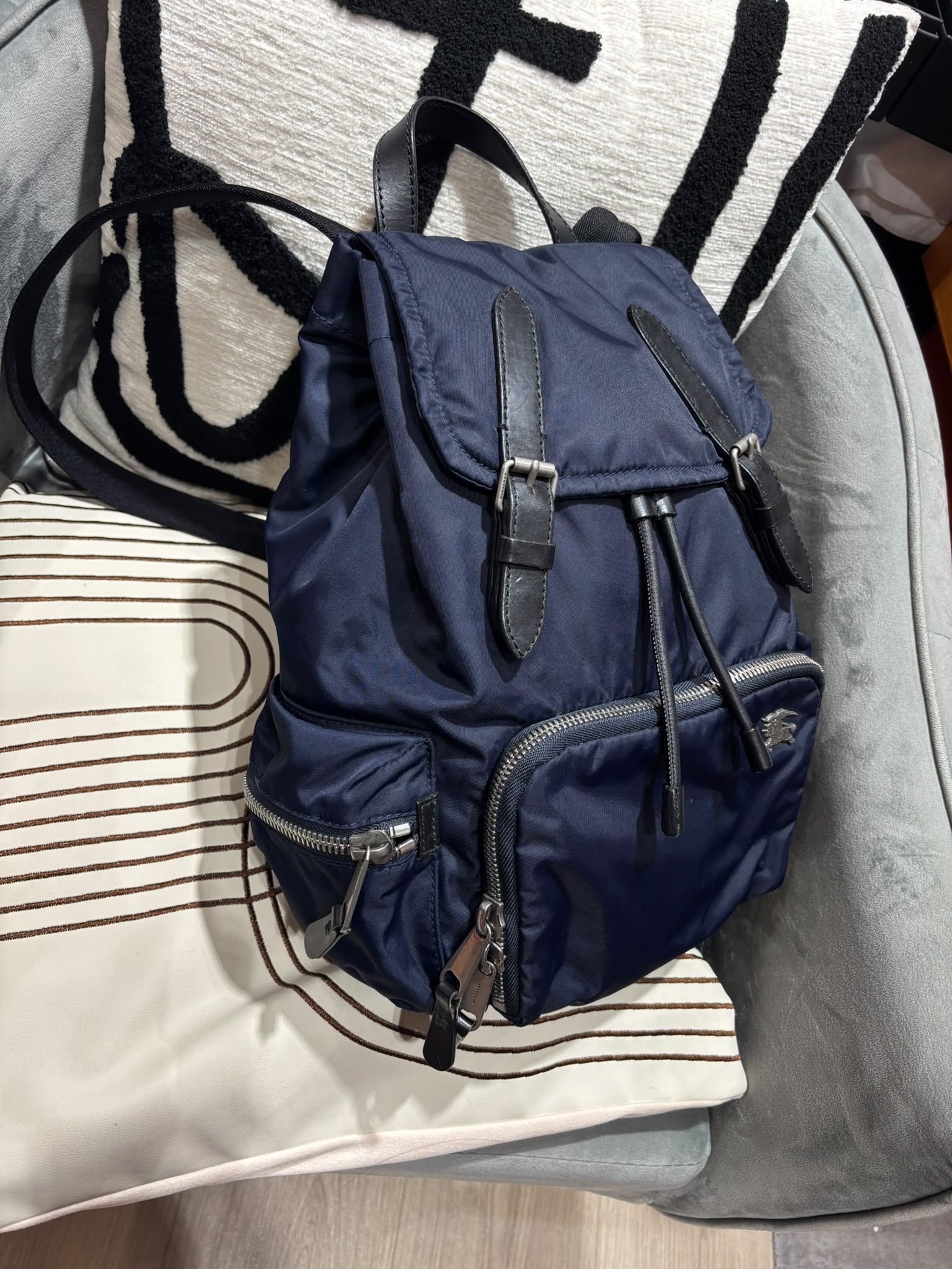 Burberry Nylon Backpack 深藍色 100%Authentic, 95%New