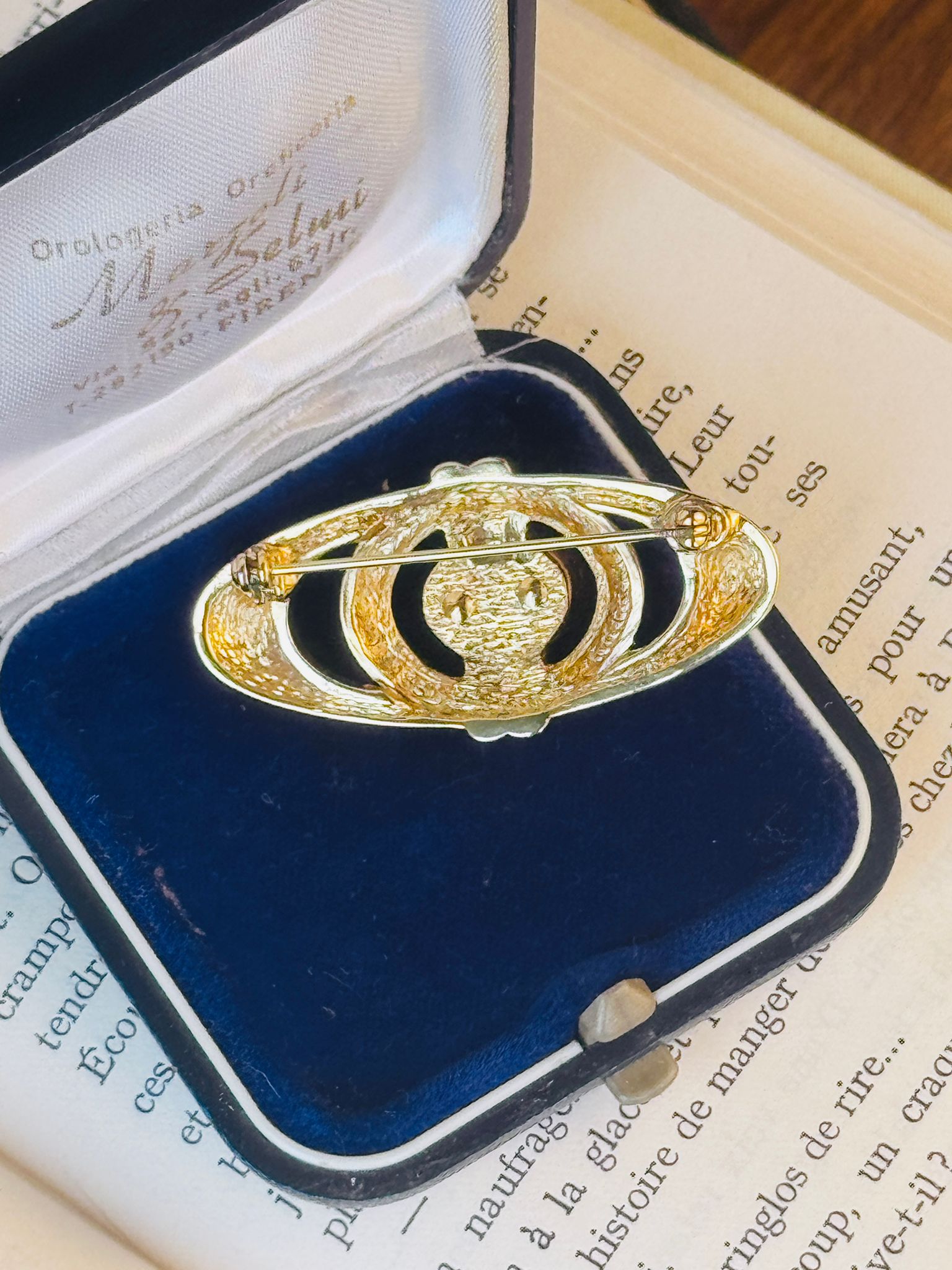 Vintage Royal Blue Glass Oval Shape Brooch (MT2589-15)