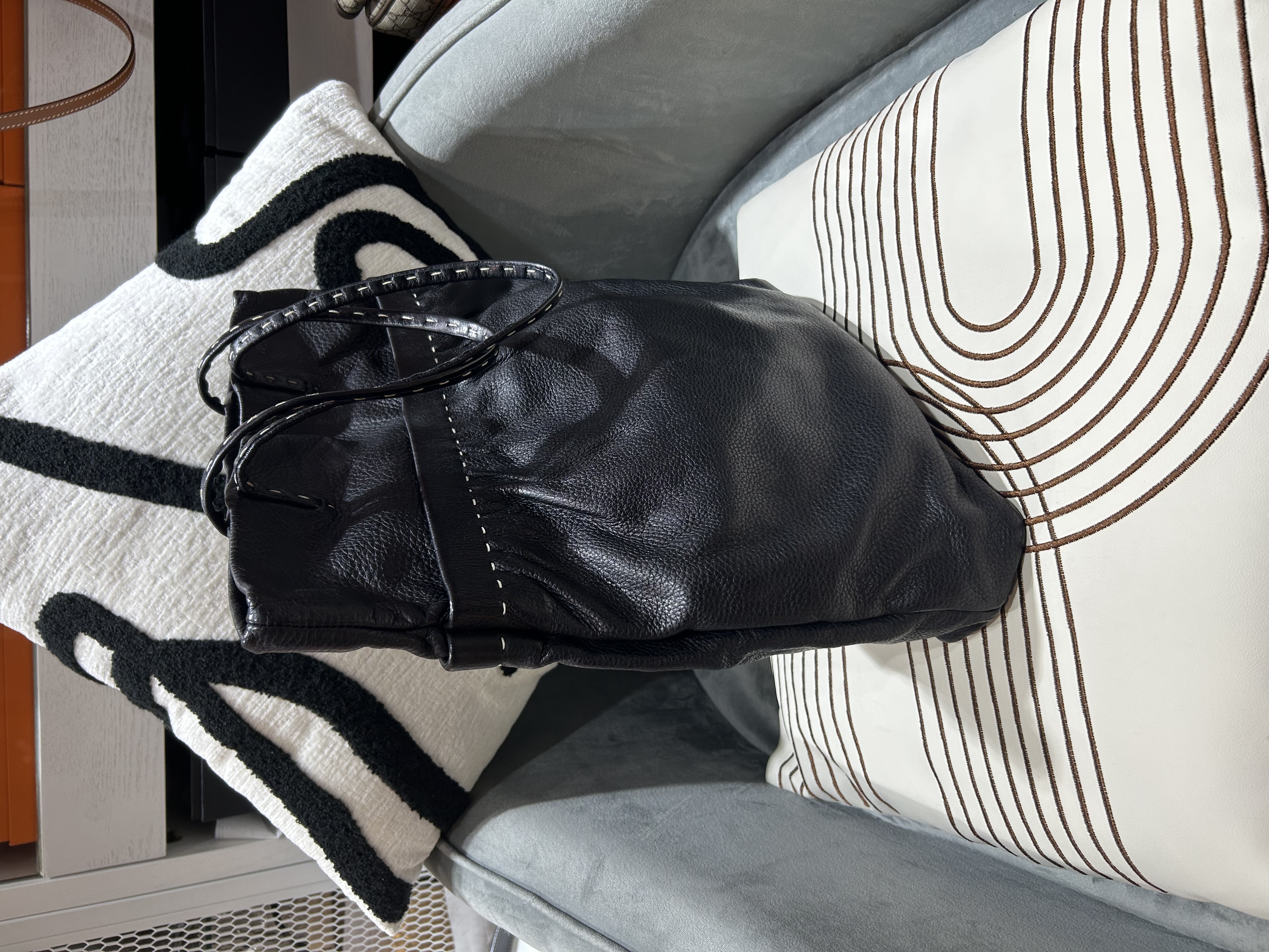 Miu Miu Tote Bag Black calfskin 100%Authentic, 