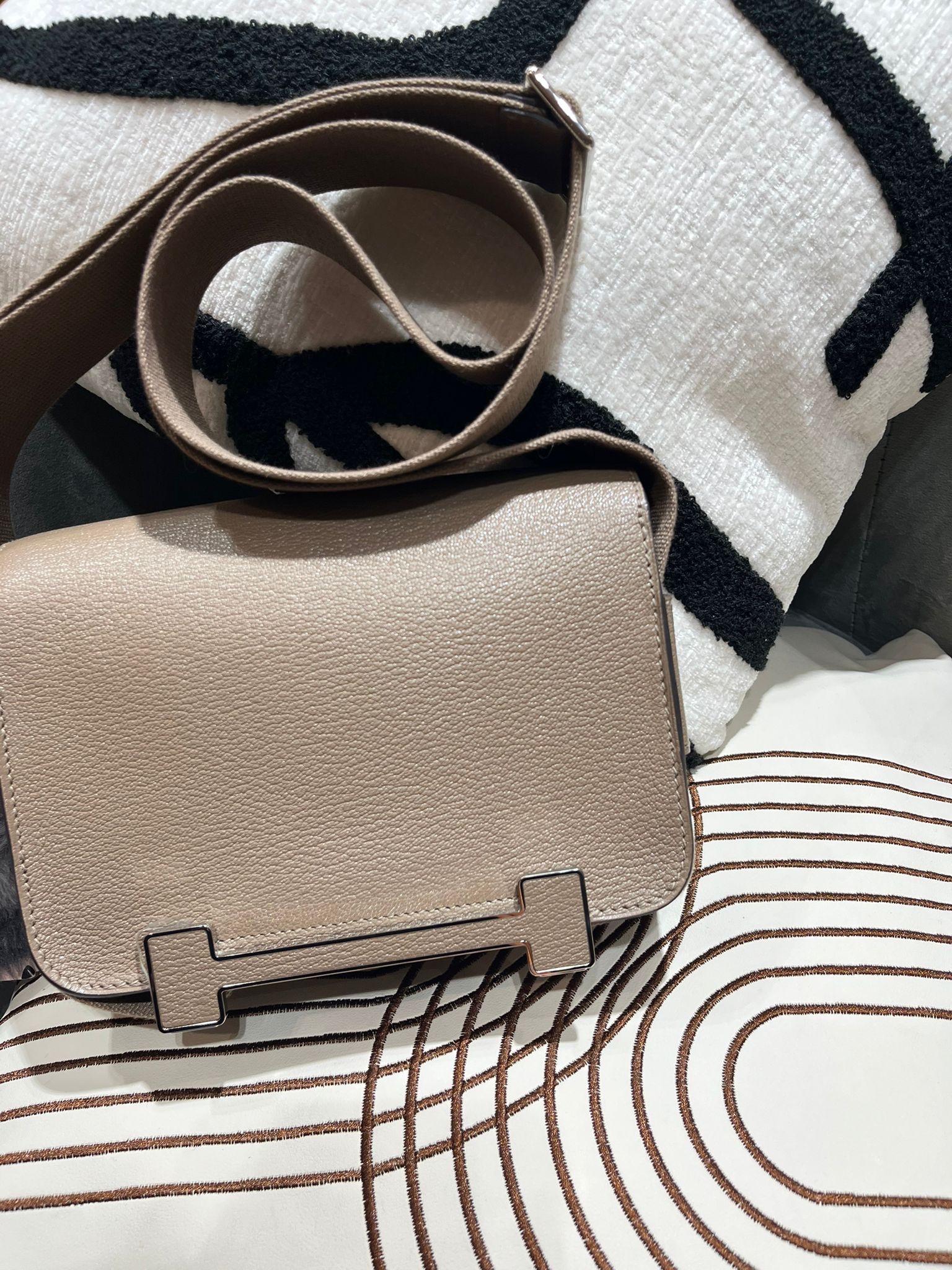 Hermes Geta Stamp B Etoupe 大象灰銀扣 100%Authentic, 98%New ✅Dust bag ✅Box