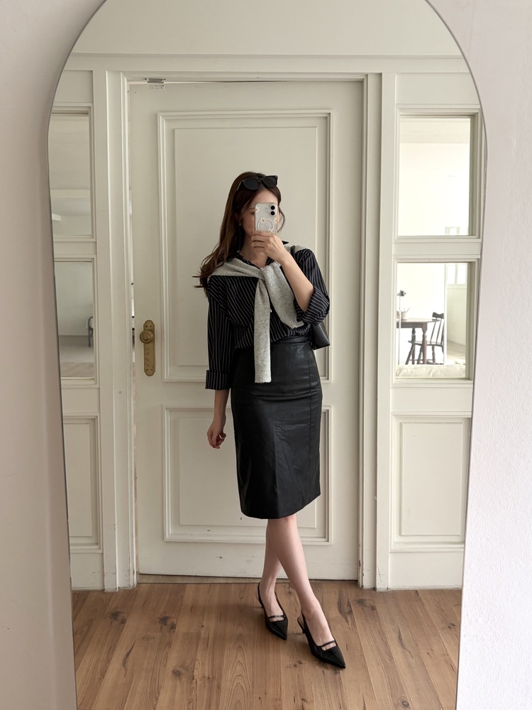 Faux Leather Midi Skirt (Black)
