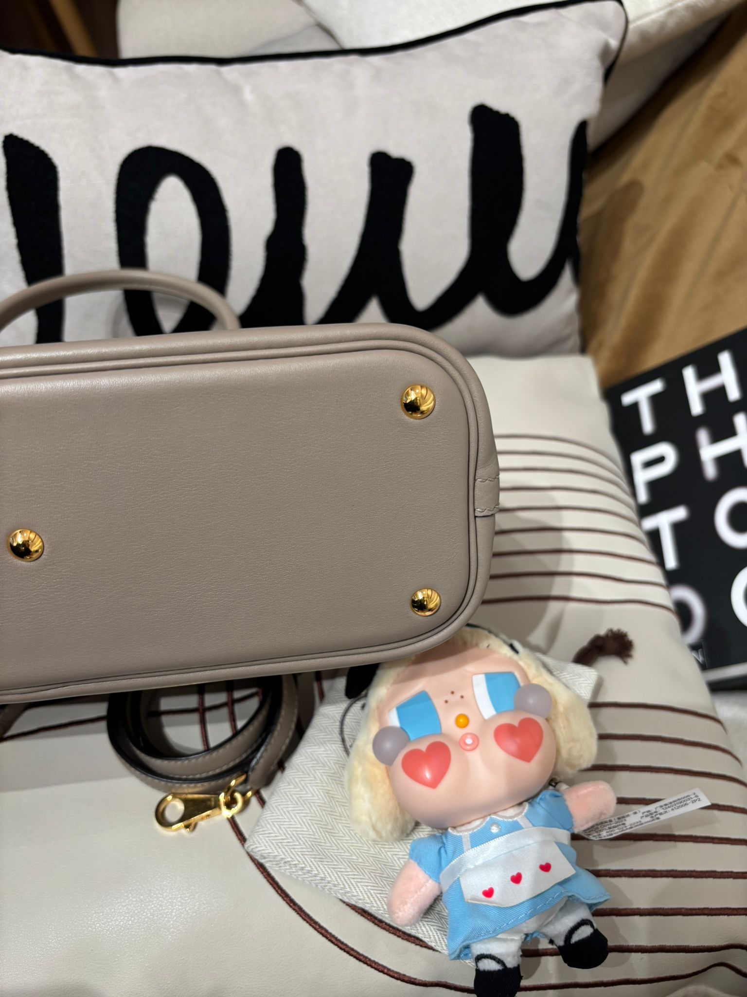 Hermes Bolide 27 Stamp A 銀行灰 100%Authentic, 98%New ✅Strap✅Dust bag