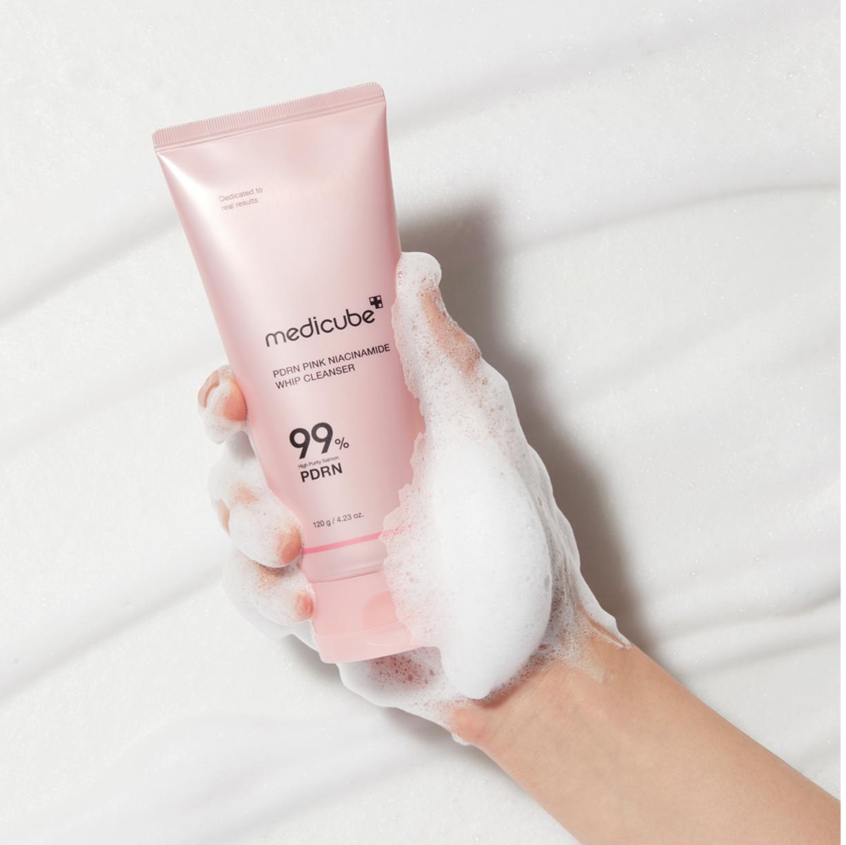 Medicube PDRN粉紅煙酰胺拉絲潔面乳