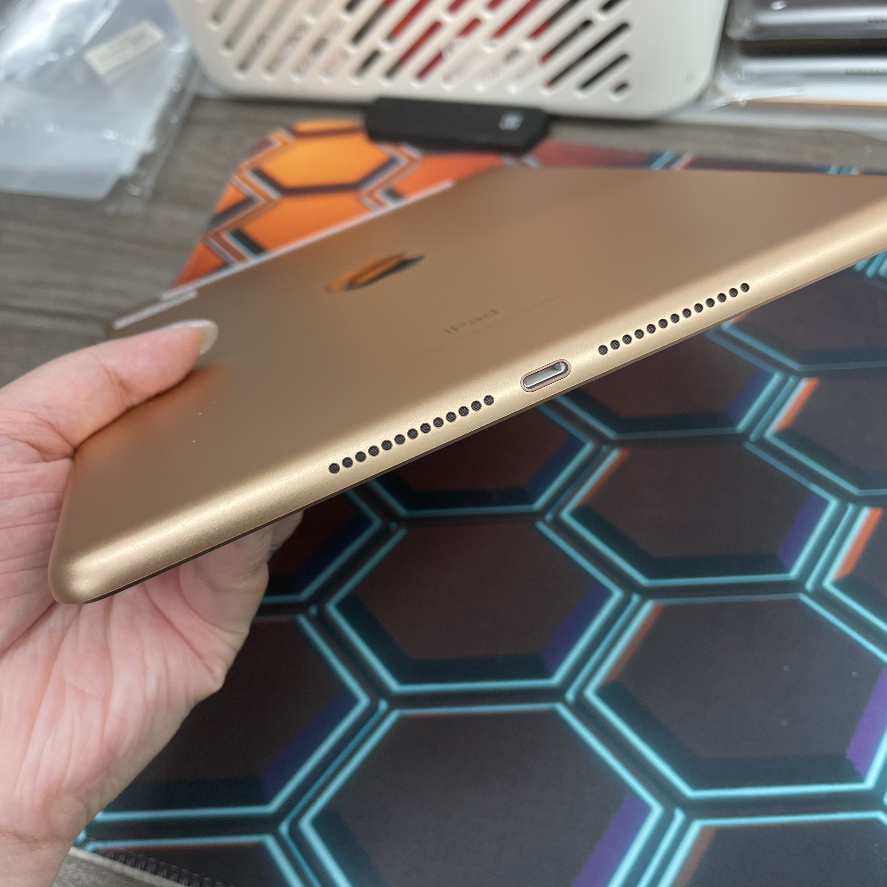 *6955 iPad 6 未使用品 128GB 插卡版 粉色 pink