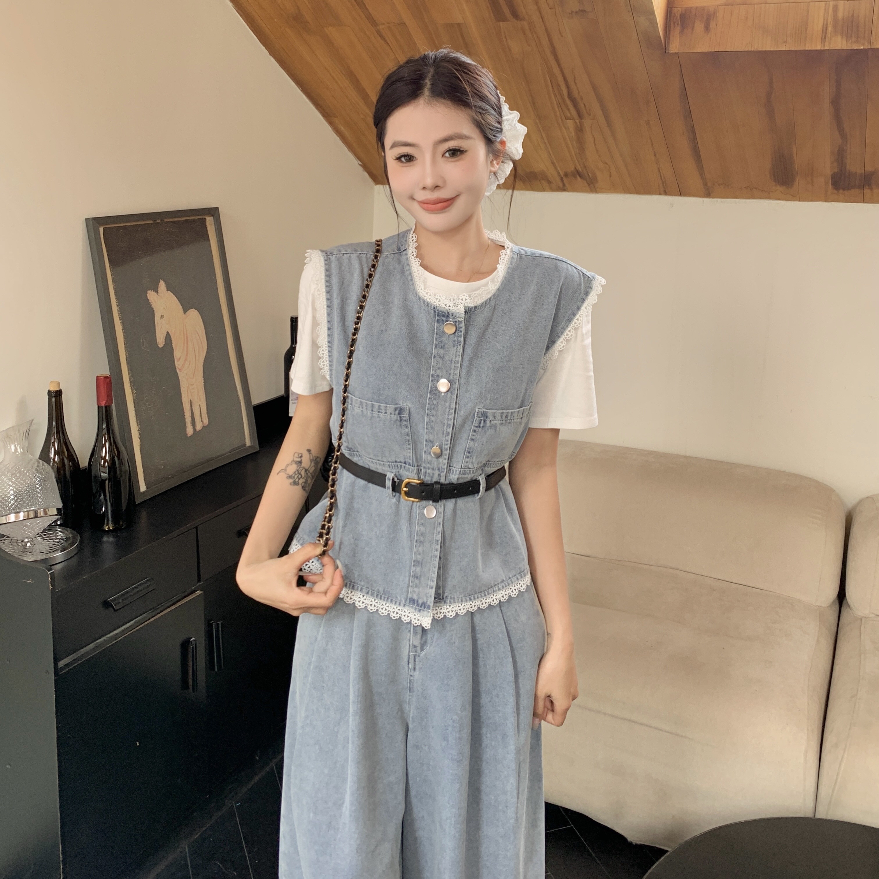 B434(9201) 韩版气质纯色T与蕾丝花边JEANS马甲与长裤蓝三件套套装 