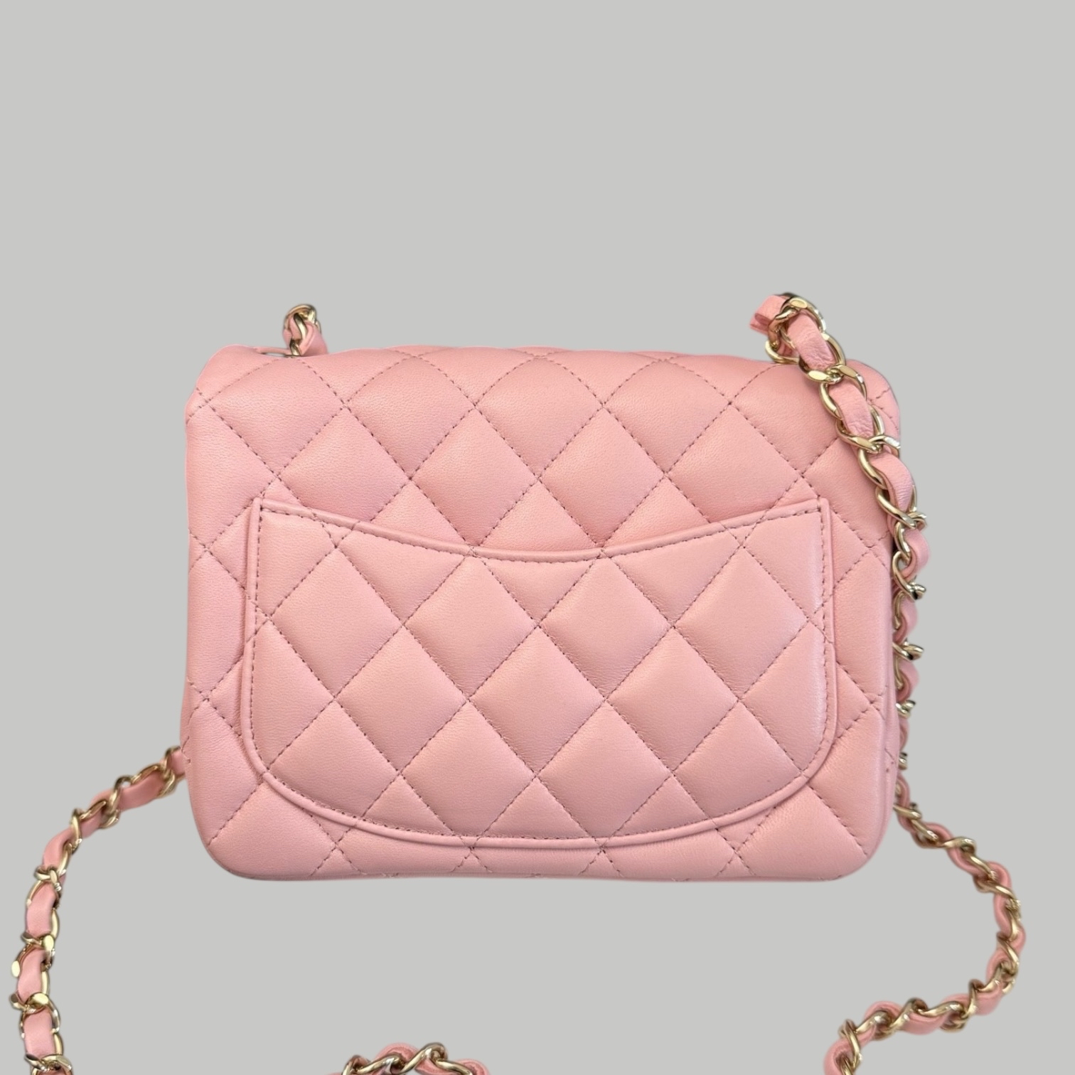 Chanel Lambskin  square 櫻花粉金扣