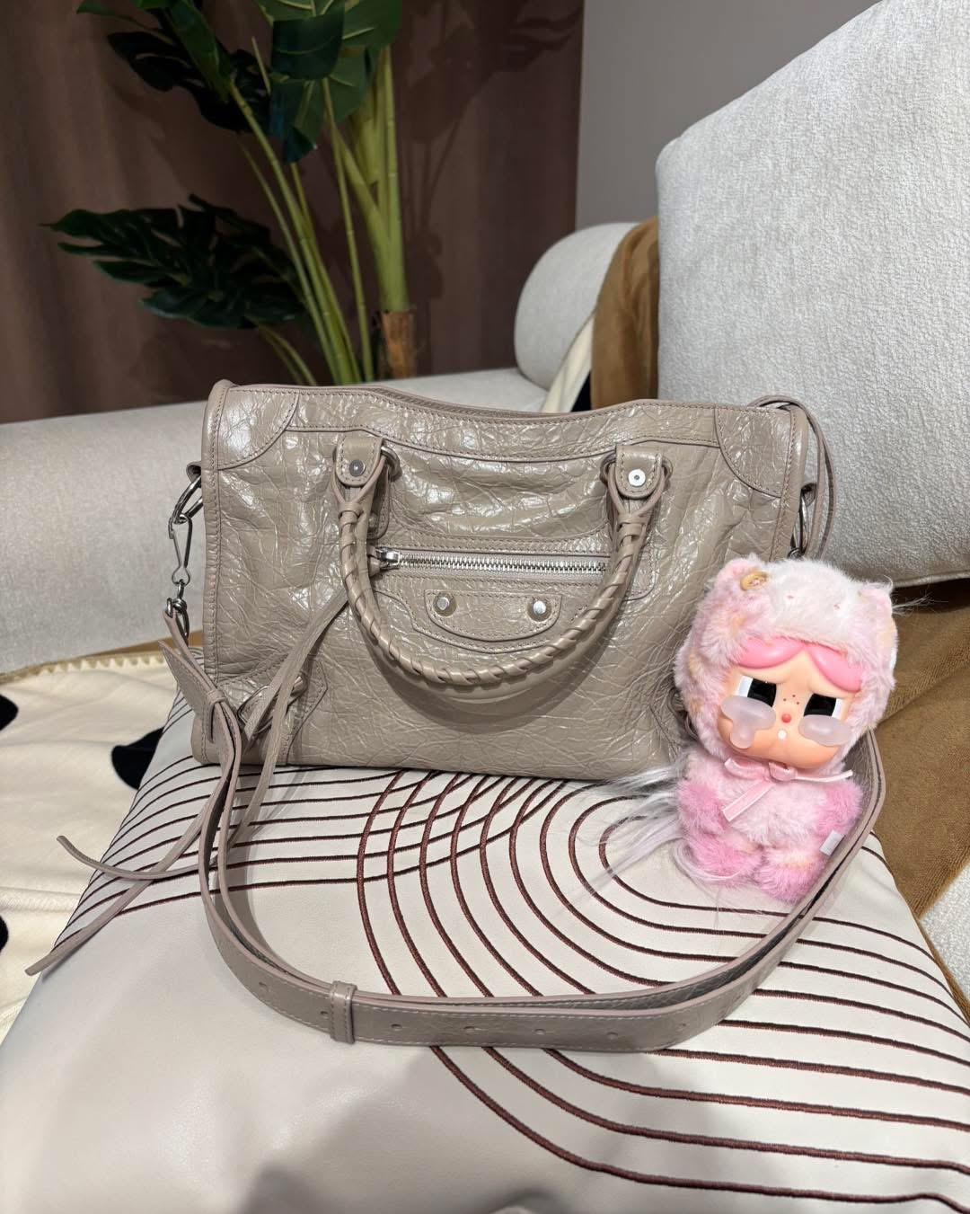 Balenciaga city mini bag 100%Authentic, 99%New  ✅25年專門店收據✅Dust bag