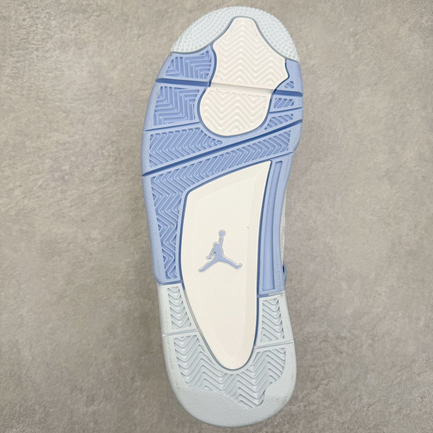 Air Jordan 4 Retro "Forget Me Not" HV0823-100