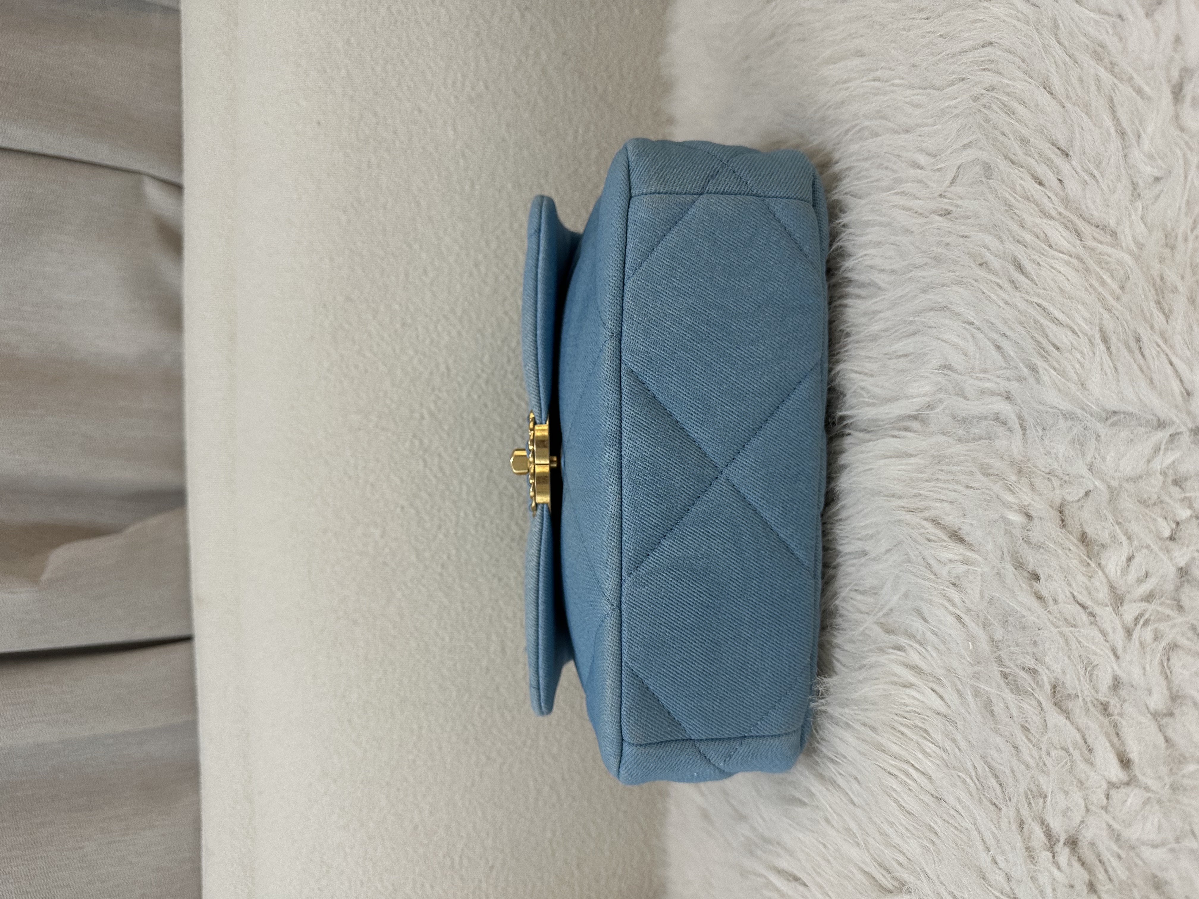 Pre-owned Chanel C19 Flag Bag/ Product Code: 26022126