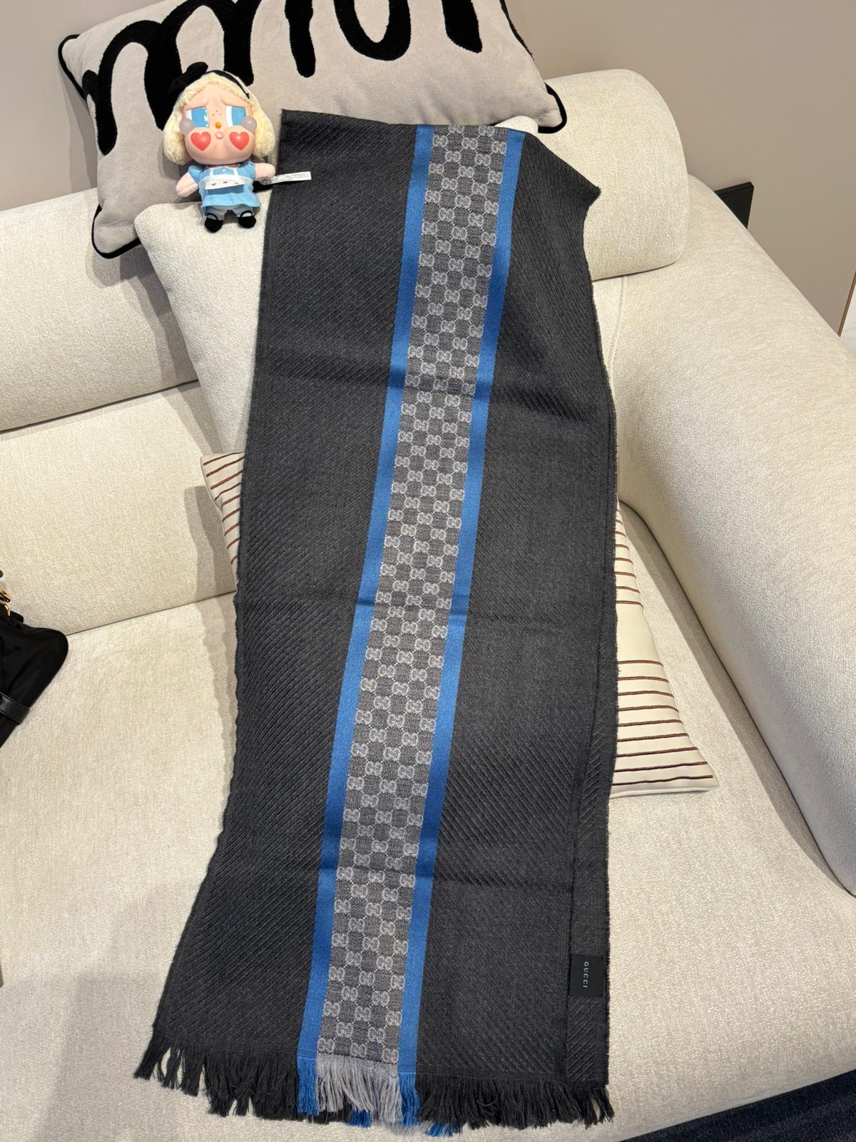 未使用品 Gucci scarf  羊毛圍巾 100%Authentic, Unused