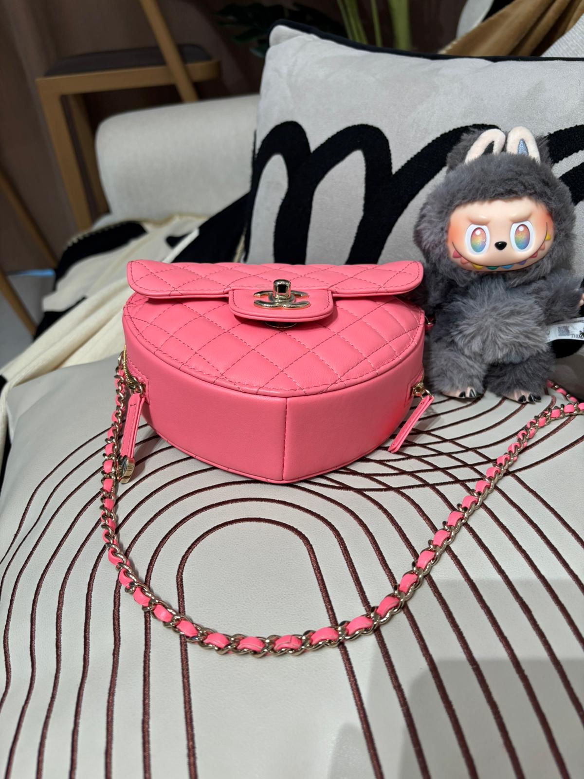未使用品 Chanel heart bag pink AS3191 100%Authentic, 全新未使用品 unused  ✅晶片✅Dust bag ✅Box 
