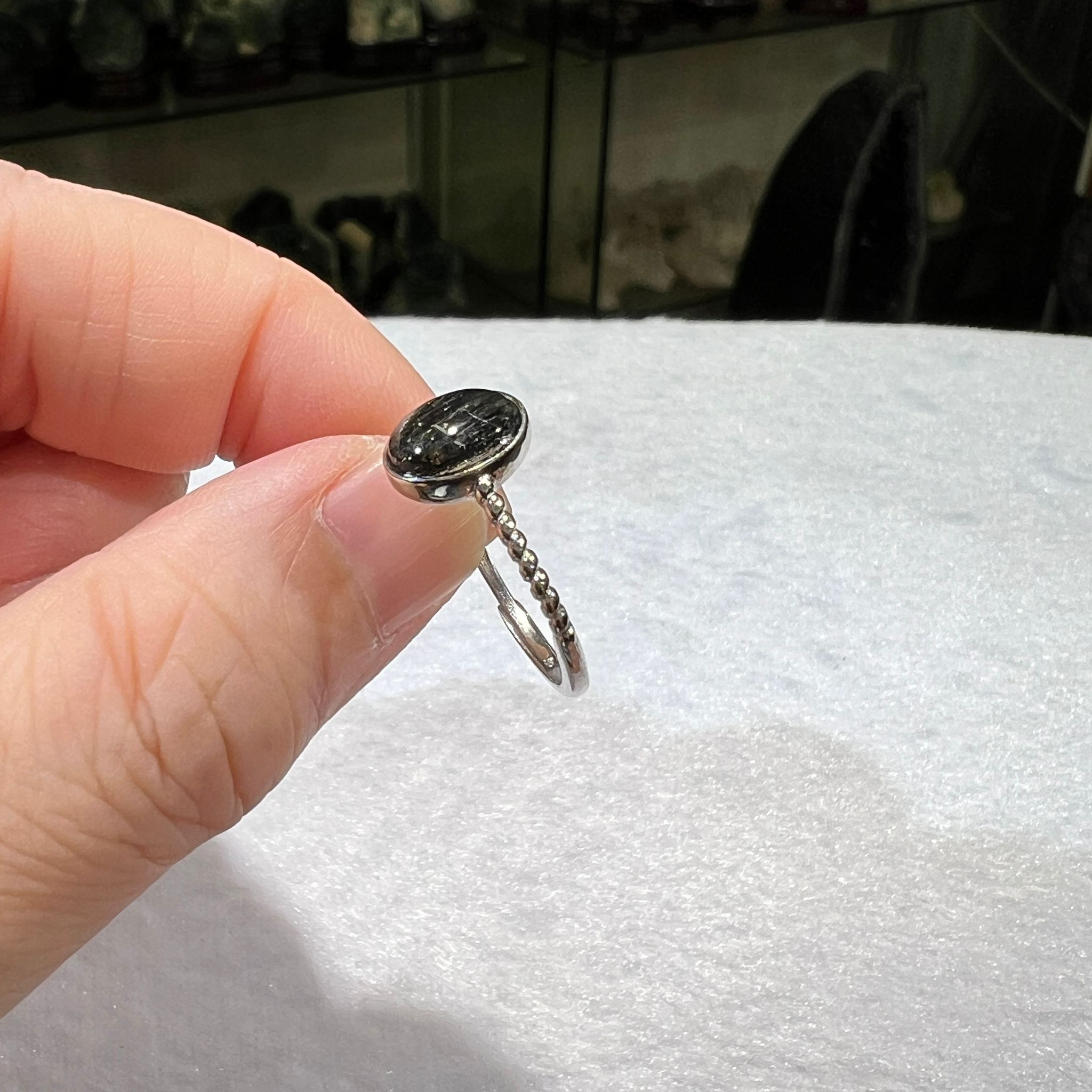 黑髮晶戒指 #CA0015