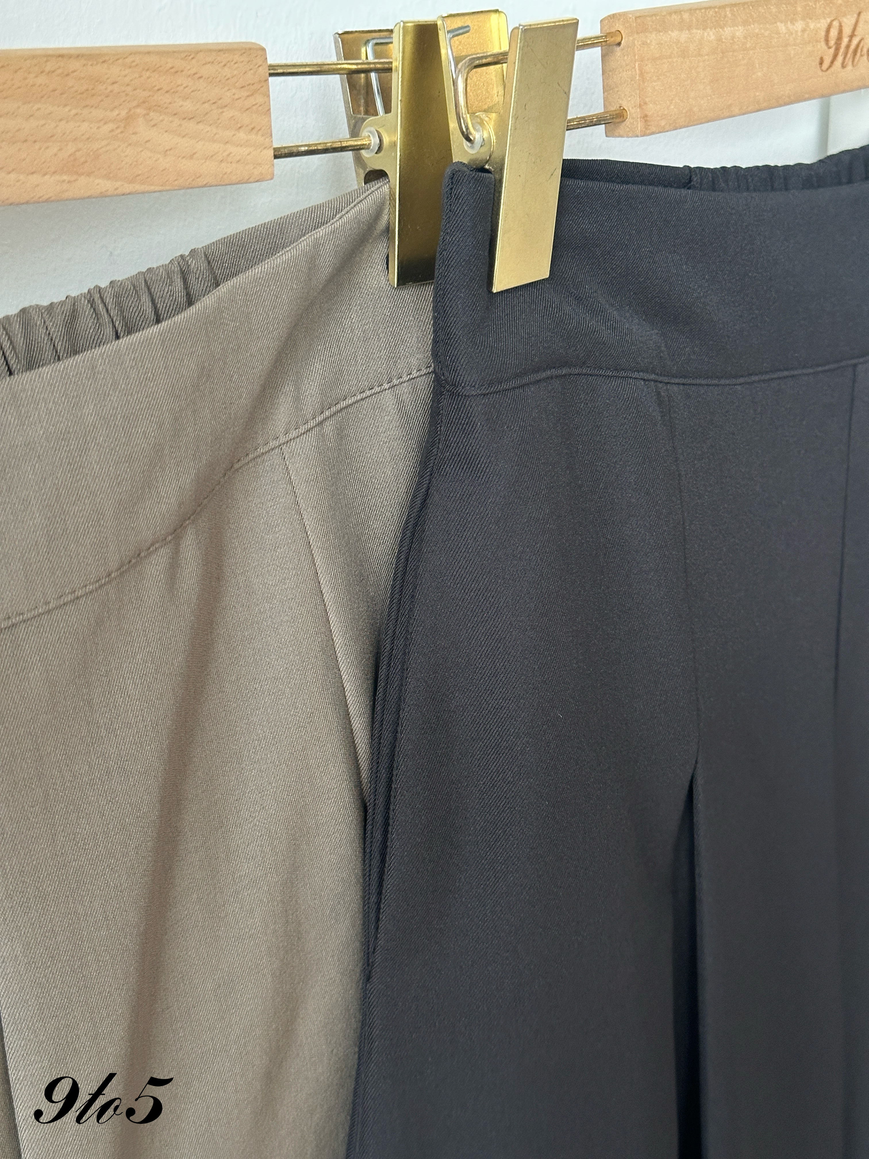 S1960 Pleated Cropped Pants - Black & Brown