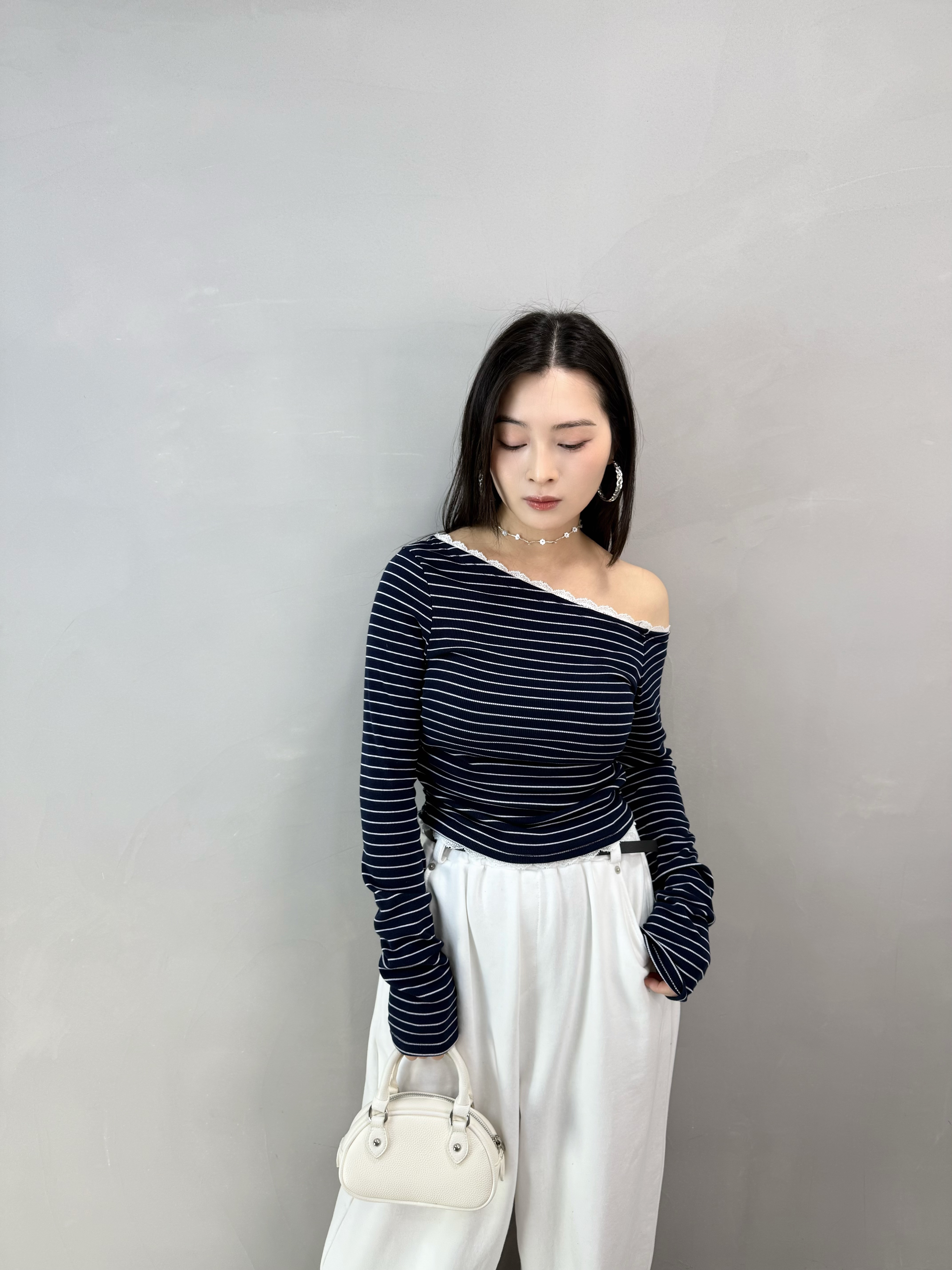 I80 Lace邊橫間露膊Tee