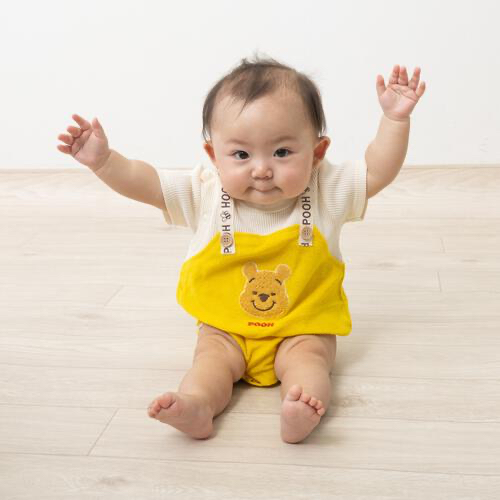 🇯🇵預訂 日本直送🇯🇵Winnie the pooh小熊維尼刺繡貼花吊帶短袖包屁衣