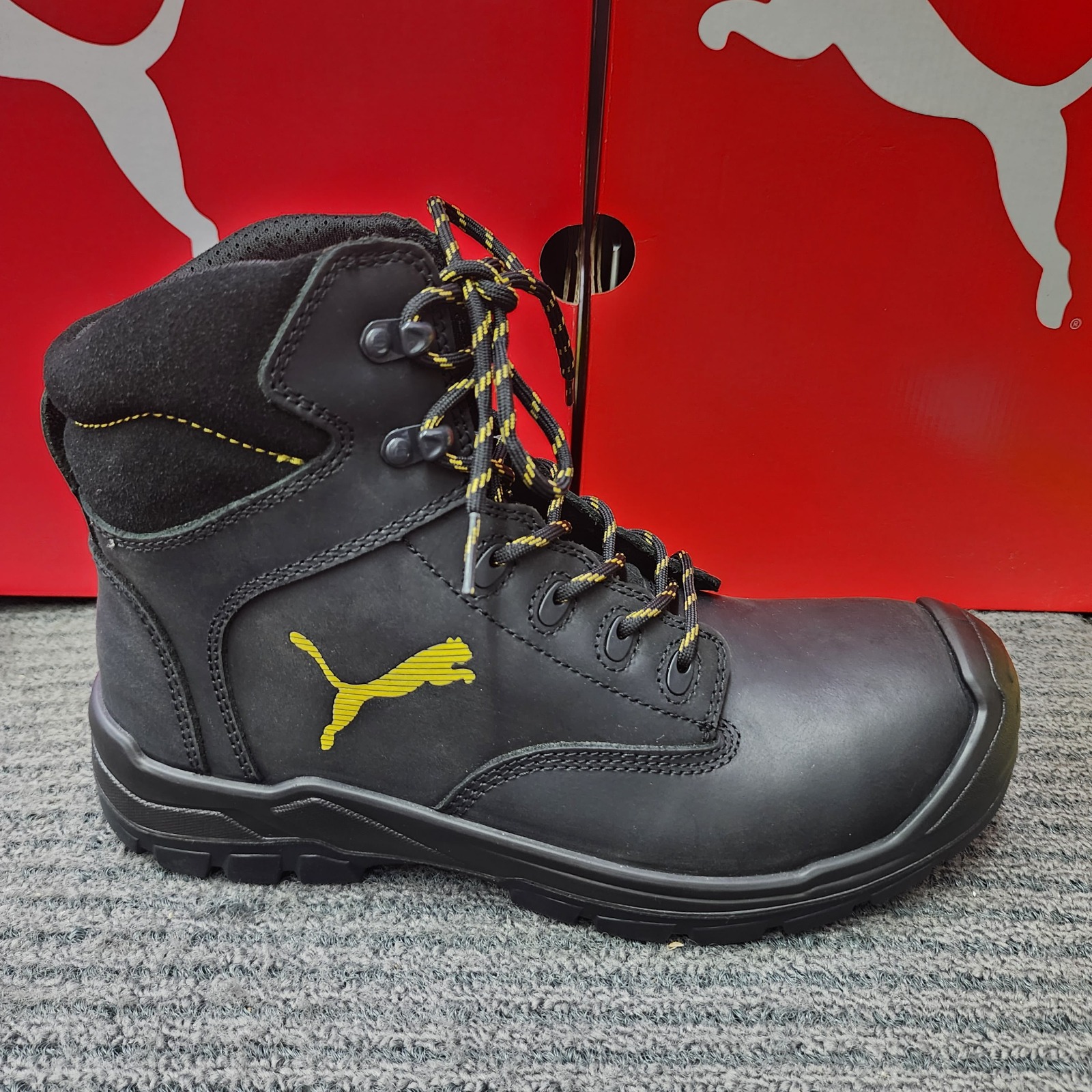 PUMA SAFETY 63.041.1 BORNEO BLACK MID CUT SPORT SAFETY SHOES Black 