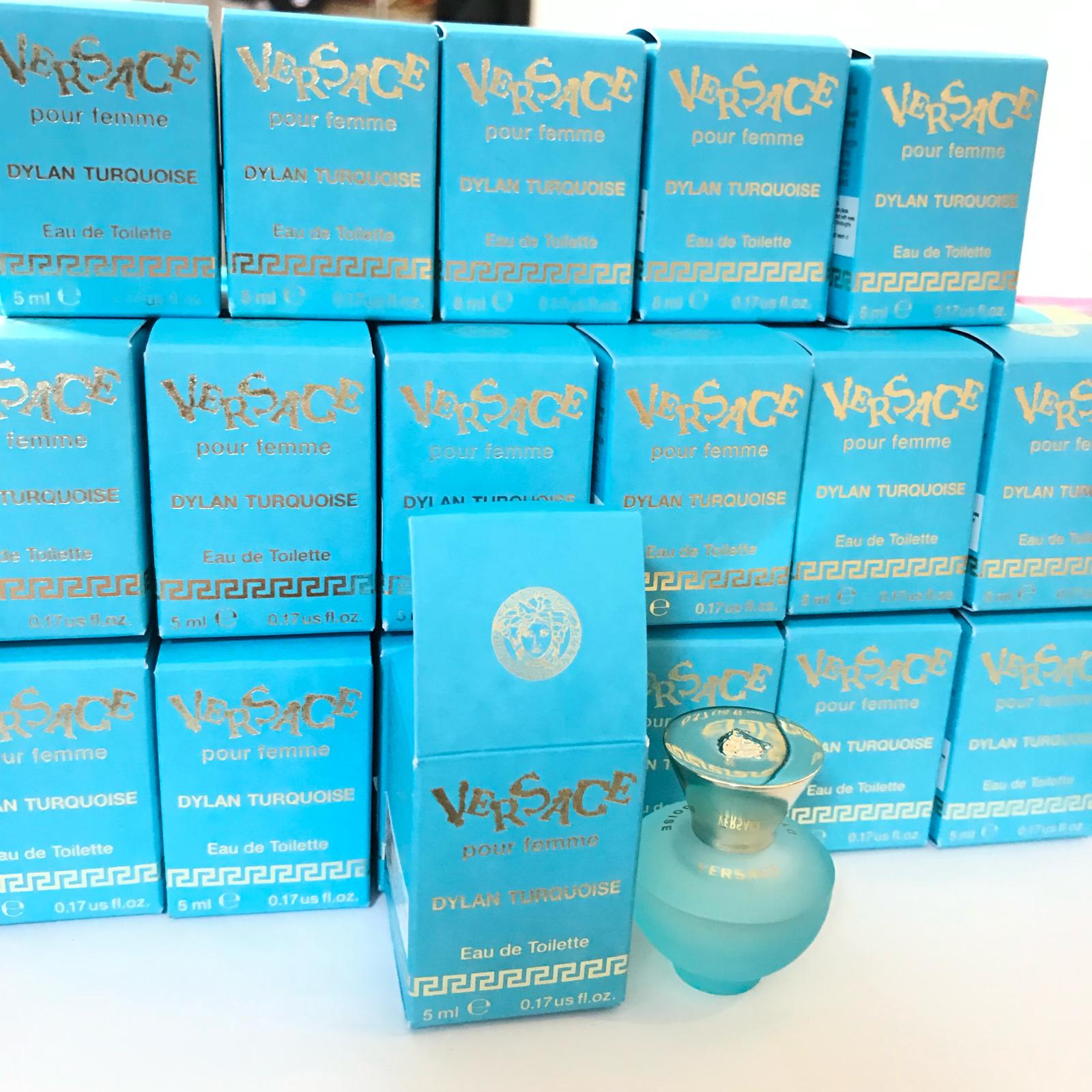 【意大利凡賽斯 Versace 狄倫淡藍女性淡香水 Dylan Turquoise (5ml 奢華帶噴頭/珍藏精緻Q版隨身裝)】