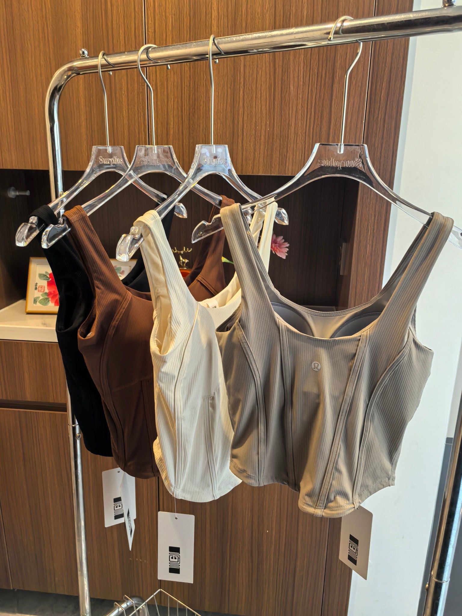 $108件。2件起$98件。lulu Waist-Seamed Nulu螺紋瑜伽背心