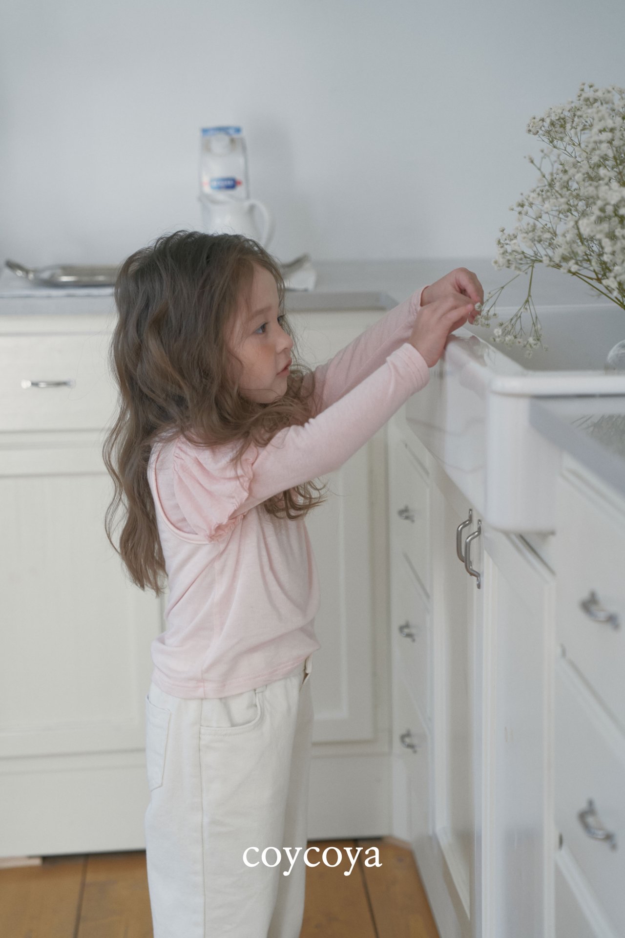 🌸預訂 韓國直送🌸🇰🇷COYCOYA兩色皺褶荷葉邊V領背心