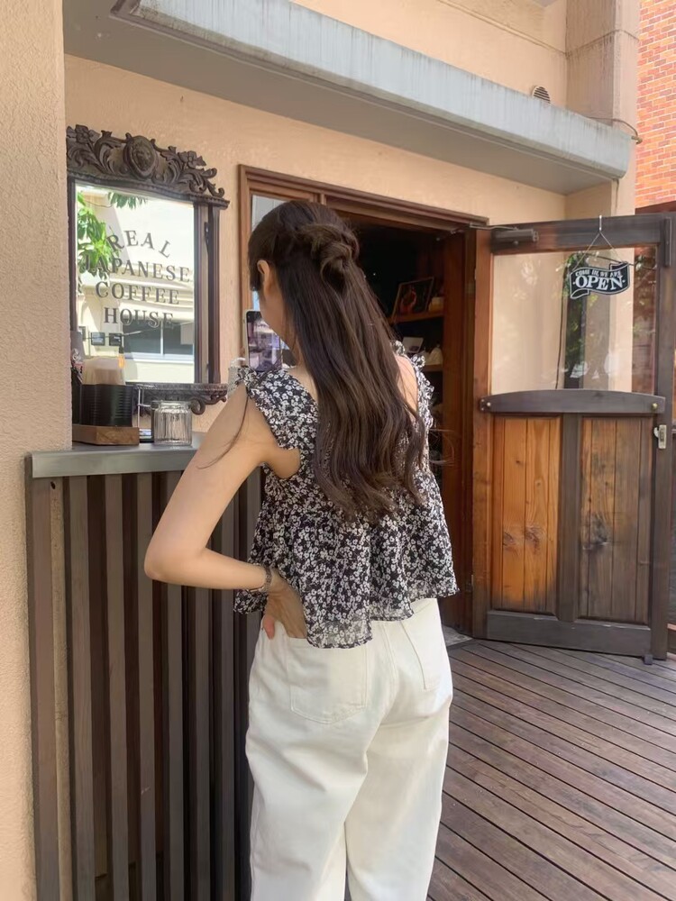 La Fleur Ruffle Blouse