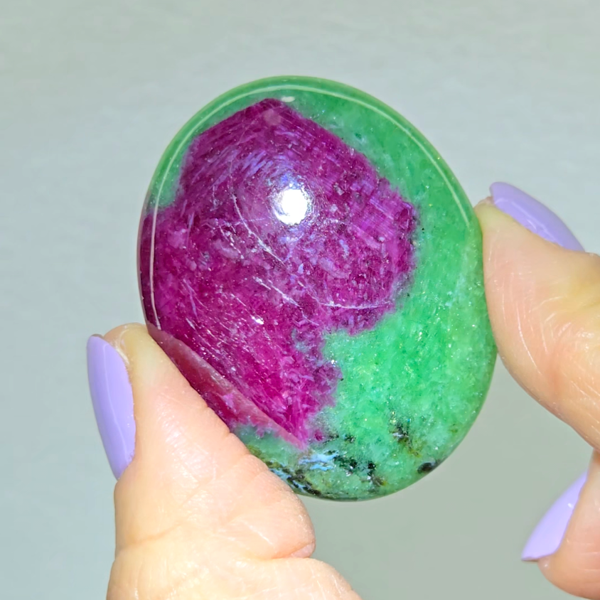 Ruby in zoisite cabochon with strong UV - RBY51