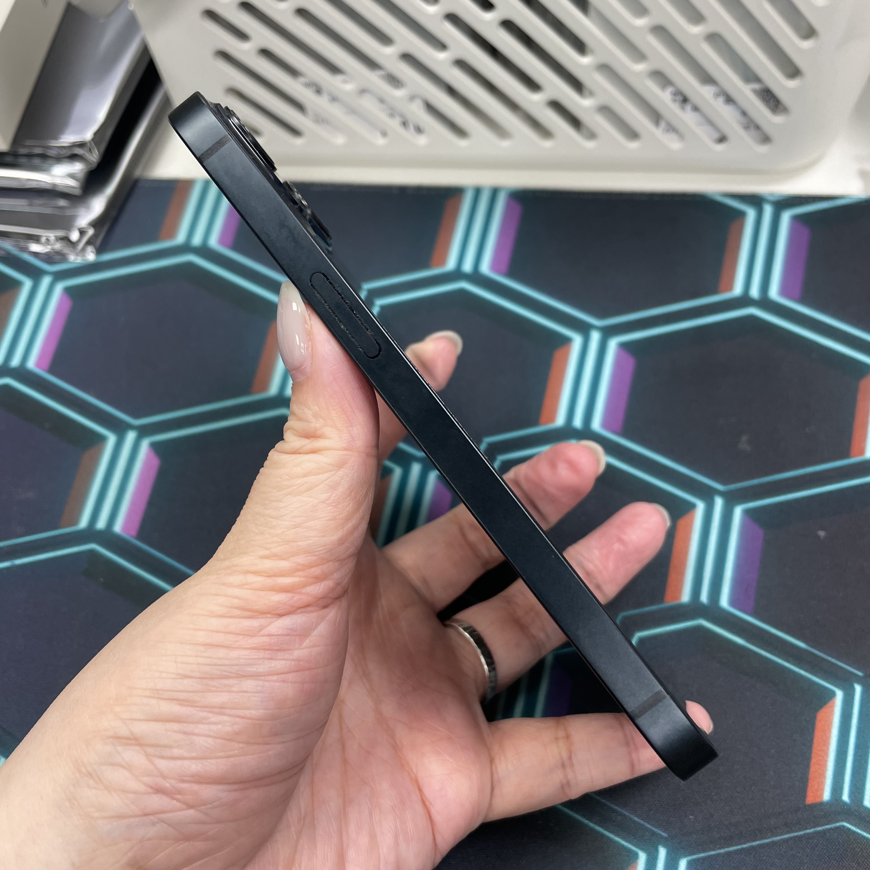 *6608 13 勁靚機 256GB 電72 黑色 black