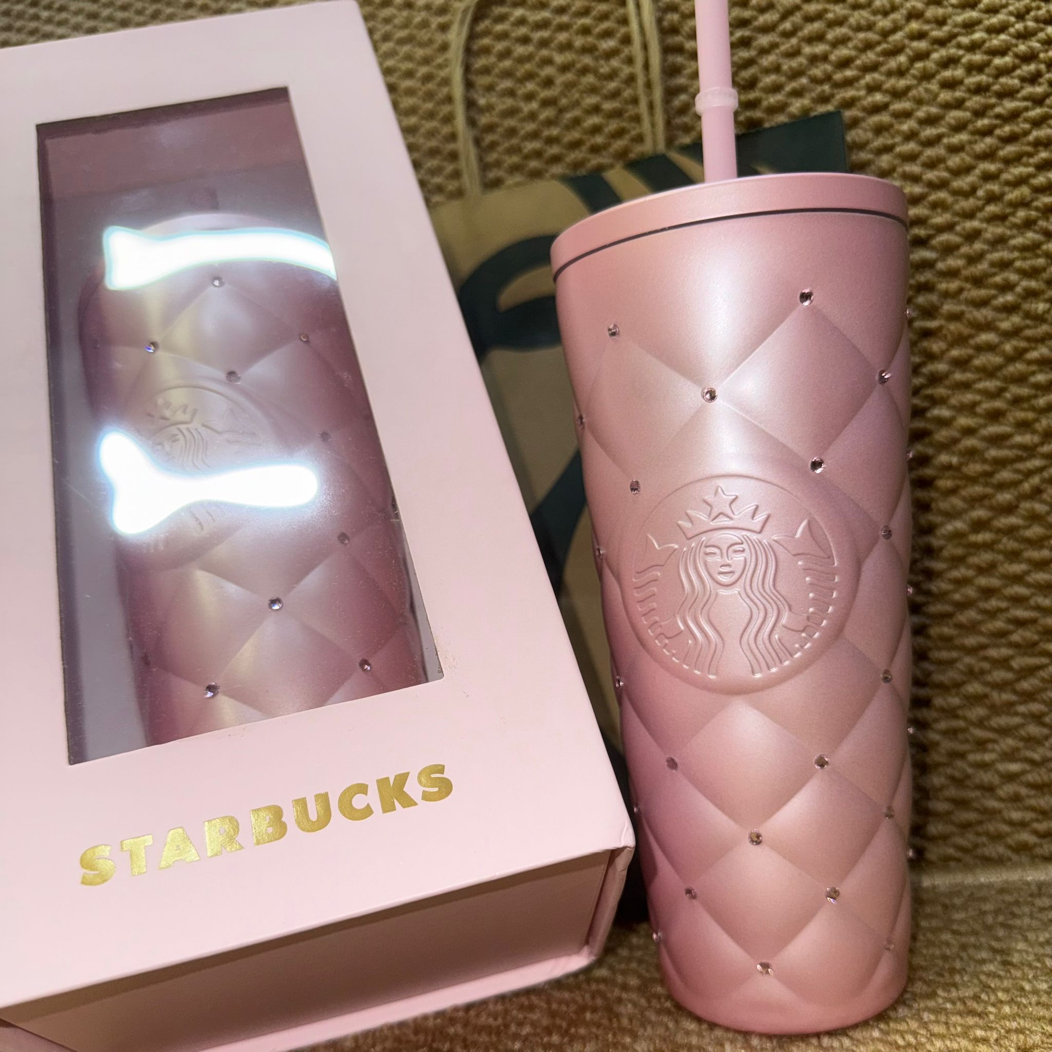 即將下架 - 快閃價 🌈A128 - 2026情人禮品杯 粉鑽菱格 光澤感的霧面