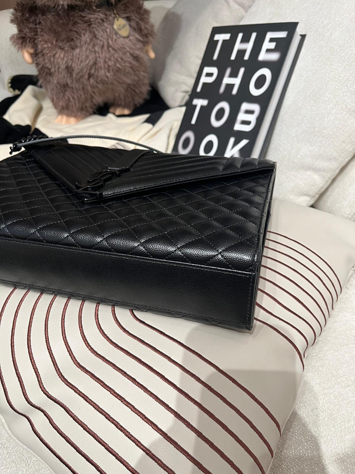 Ysl envelope large so black  100%Authentic ,99%new Unused✅dust bag✅booklet 📣專門店售價  $25,100 ❗️❗️📣 