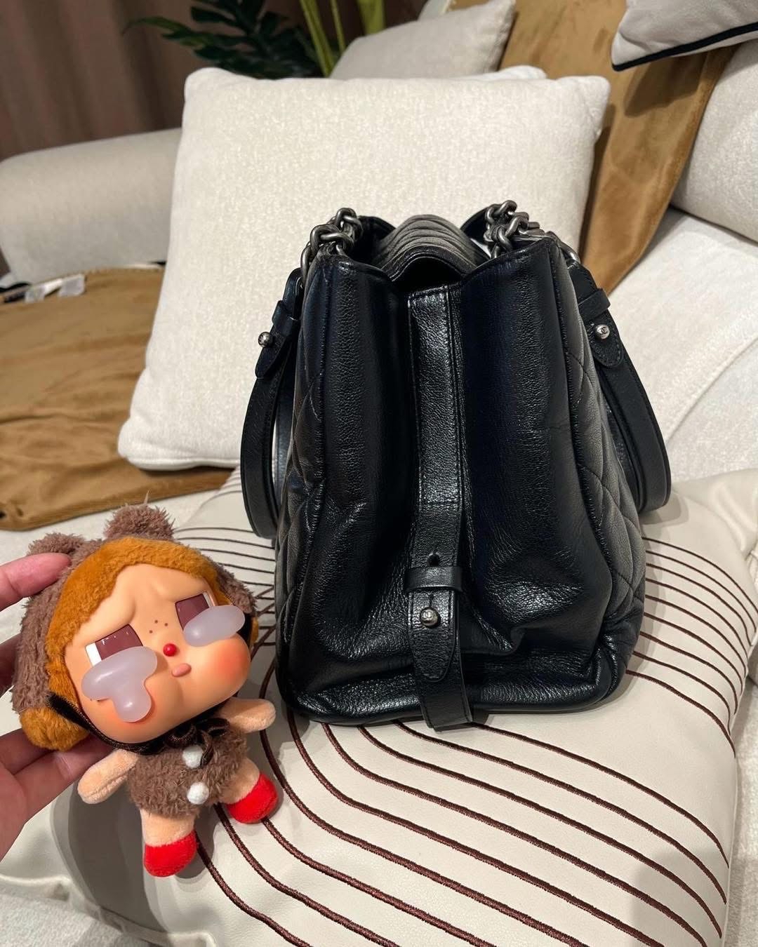 Chanel Shoulder Bag 100%Authentic, 95%New ✅貼✅Dust bag