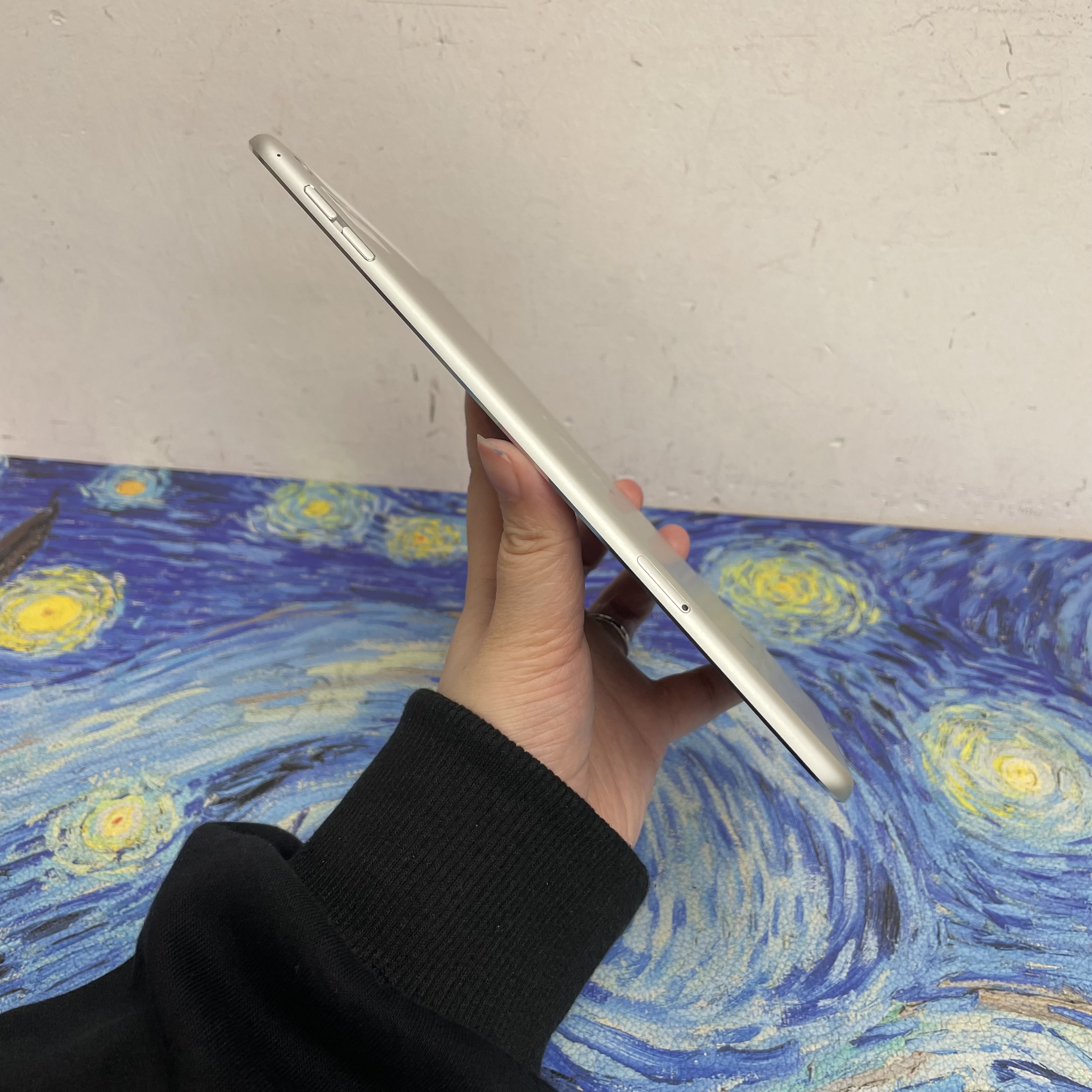 *3478100 iPad mini 4 全新機 128GB 插卡版 銀色 sliver