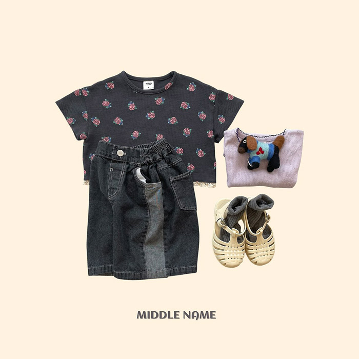 🇰🇷middle name tee