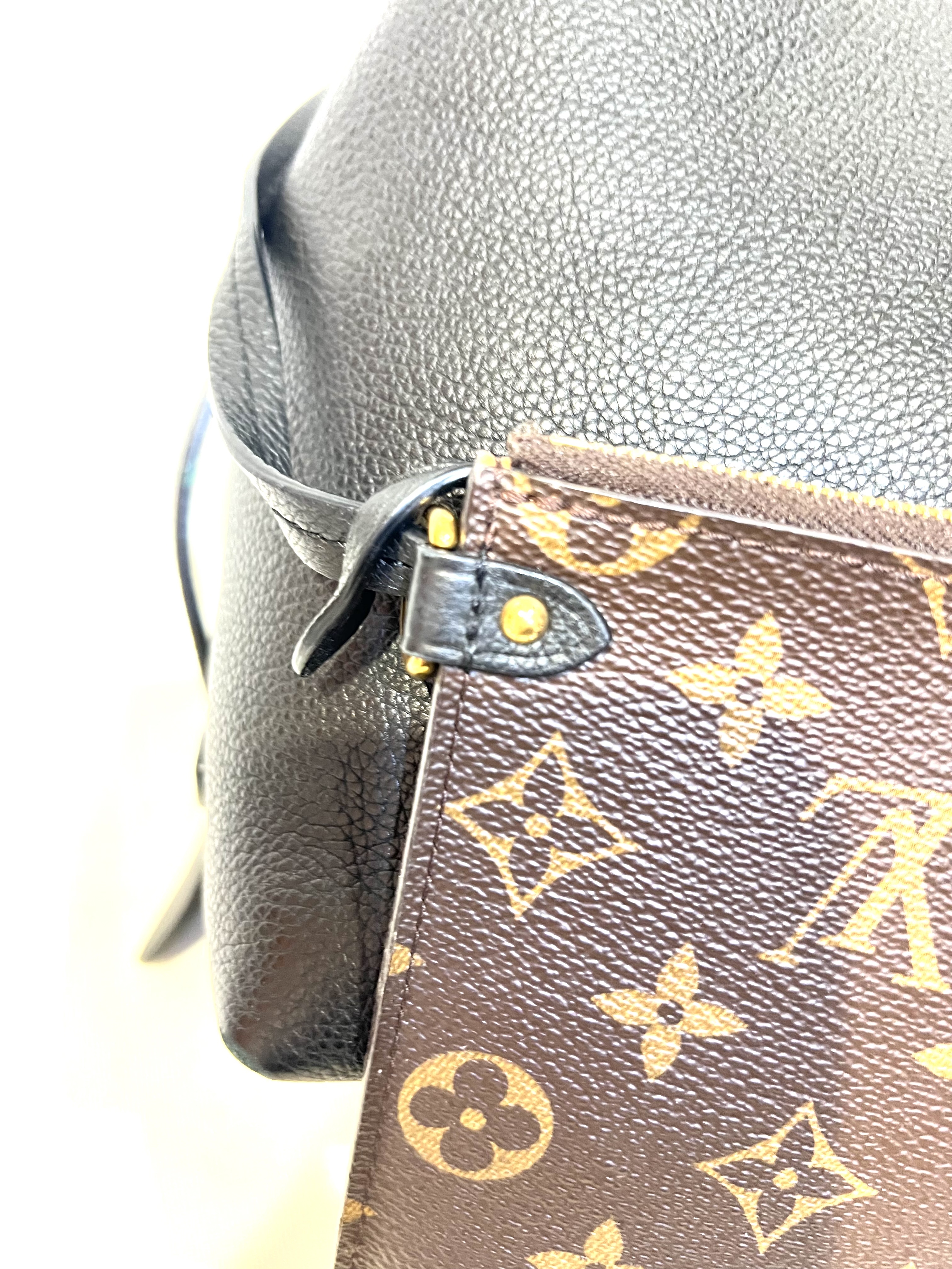 Pre-Owned Louis Vuitton Low Key Hobo MM / Product Code: 26041119