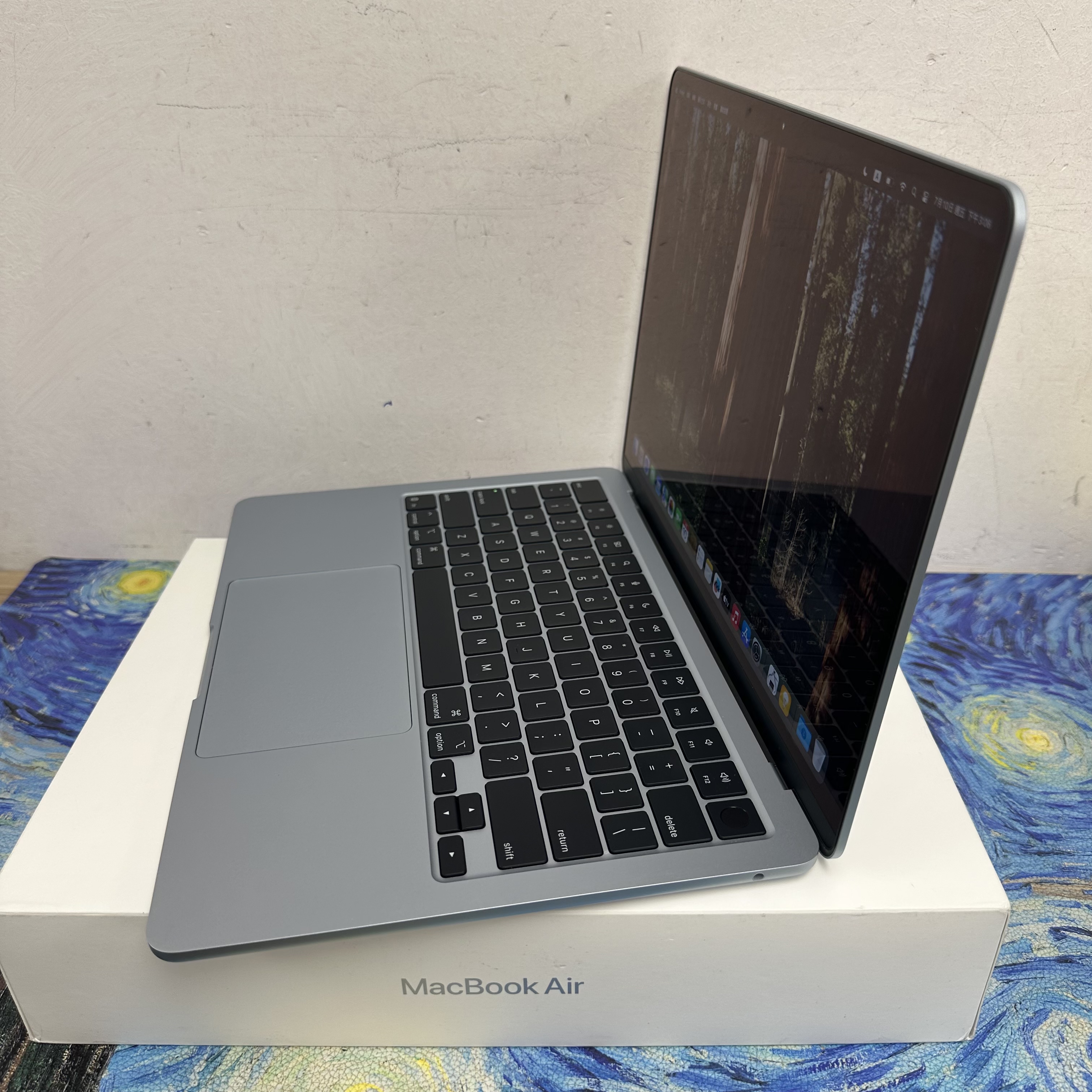 #5889 APPLE  MacBook Air M4 2025 M4 CPU/ 16GB Ram/256GB SSD/10核心GPU/Liquid Retina Mon/13吋/天藍色/Gaming Laptop / Notebook / 超強續航能力/文書機 / 畫圖 / 剪片 / Movie / Netflix 