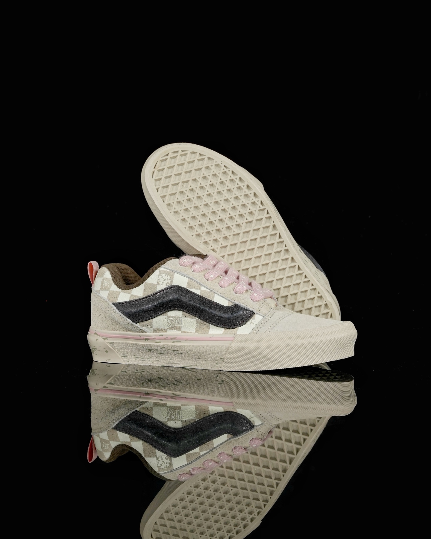 Vans Authentic Pop Mart Space Molly VN000EE6H11