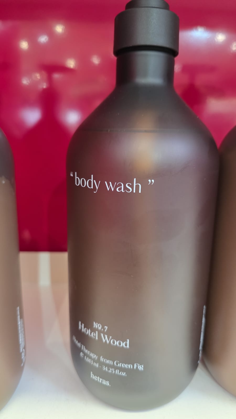 hetras body wash hotel wood 1013ml