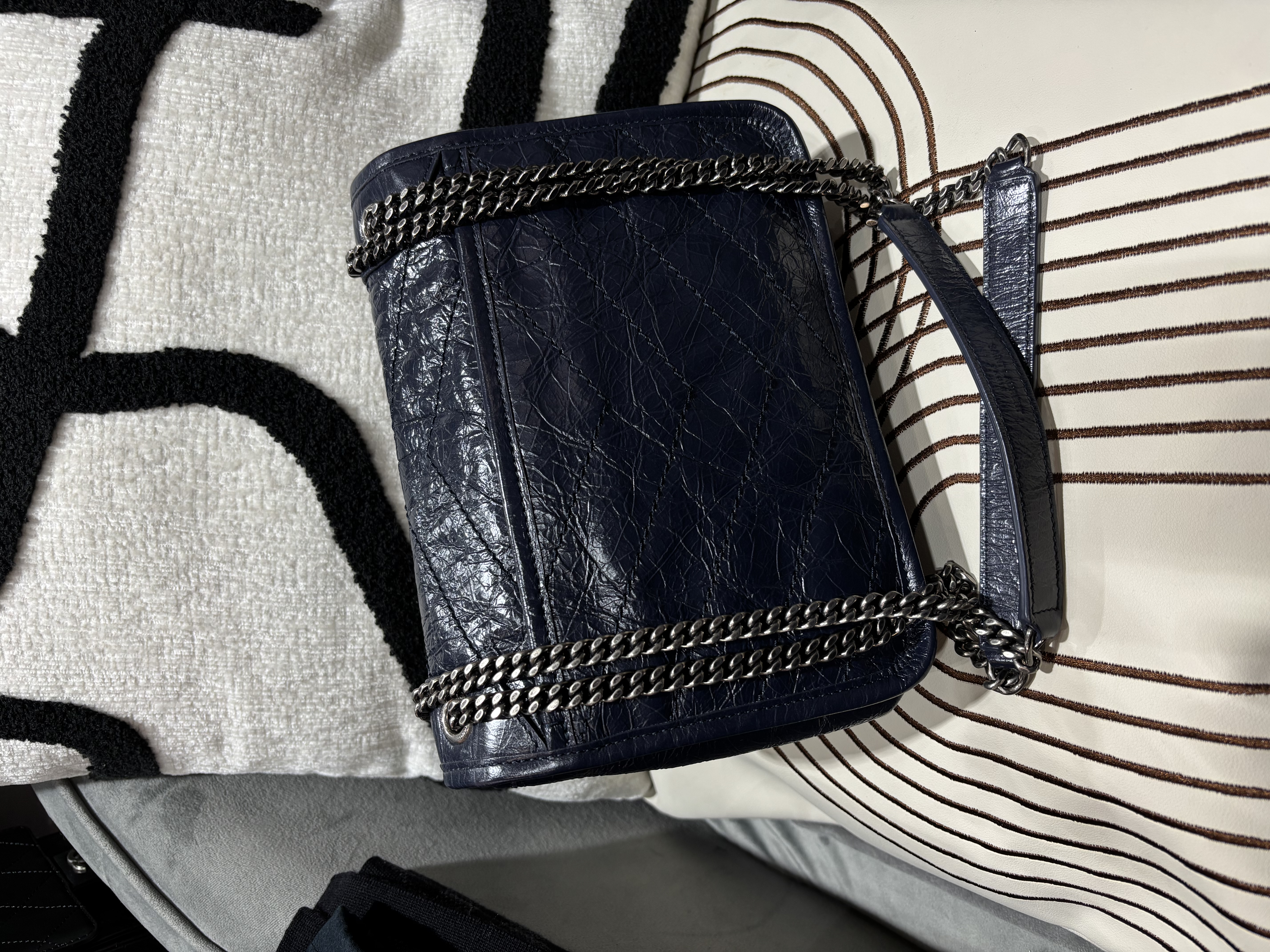 Ysl Niki baby navy 100%Authentic,98%new ✅ certificate ✅dust bag 