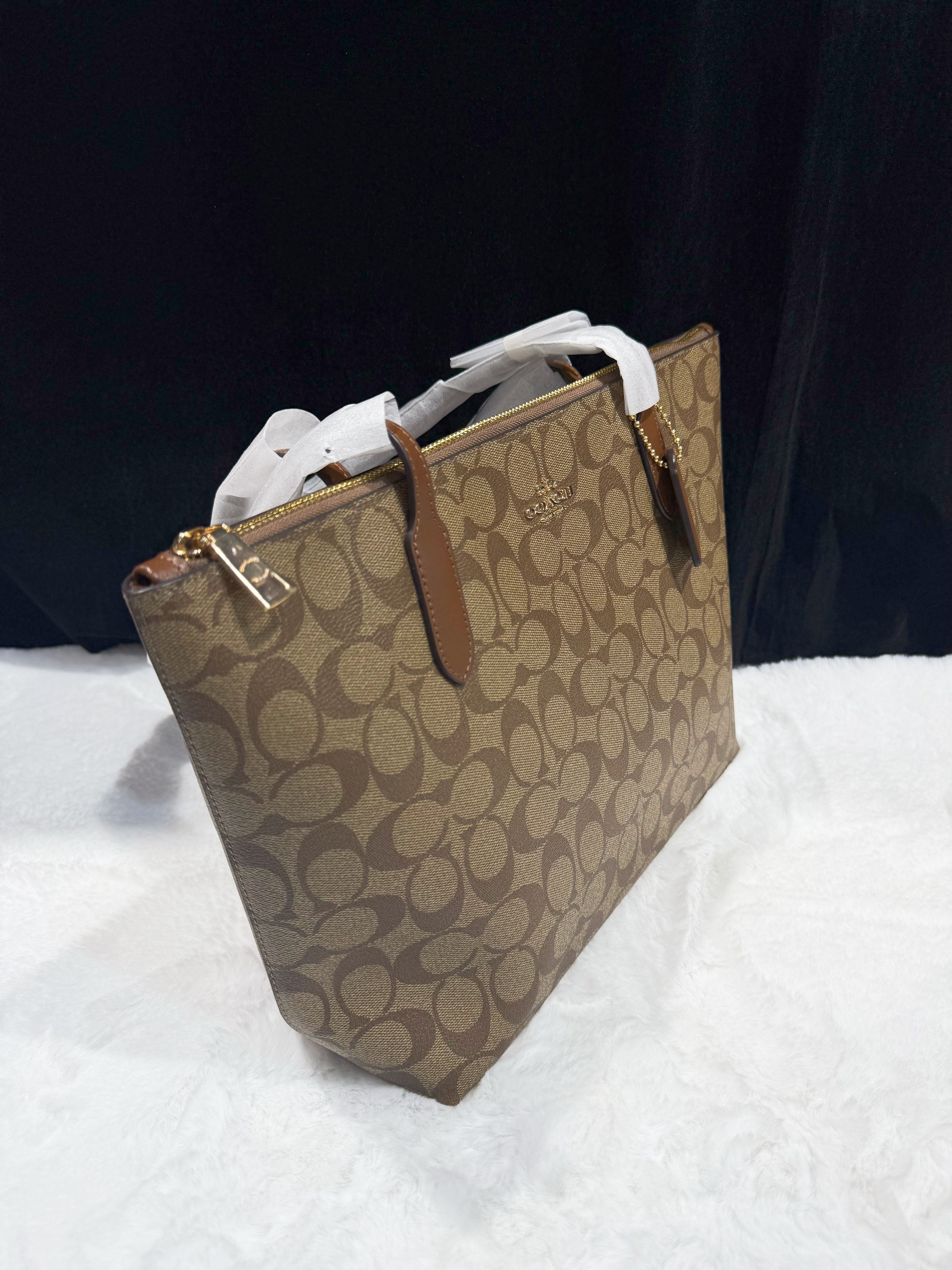 Coach top zip tote logo/m