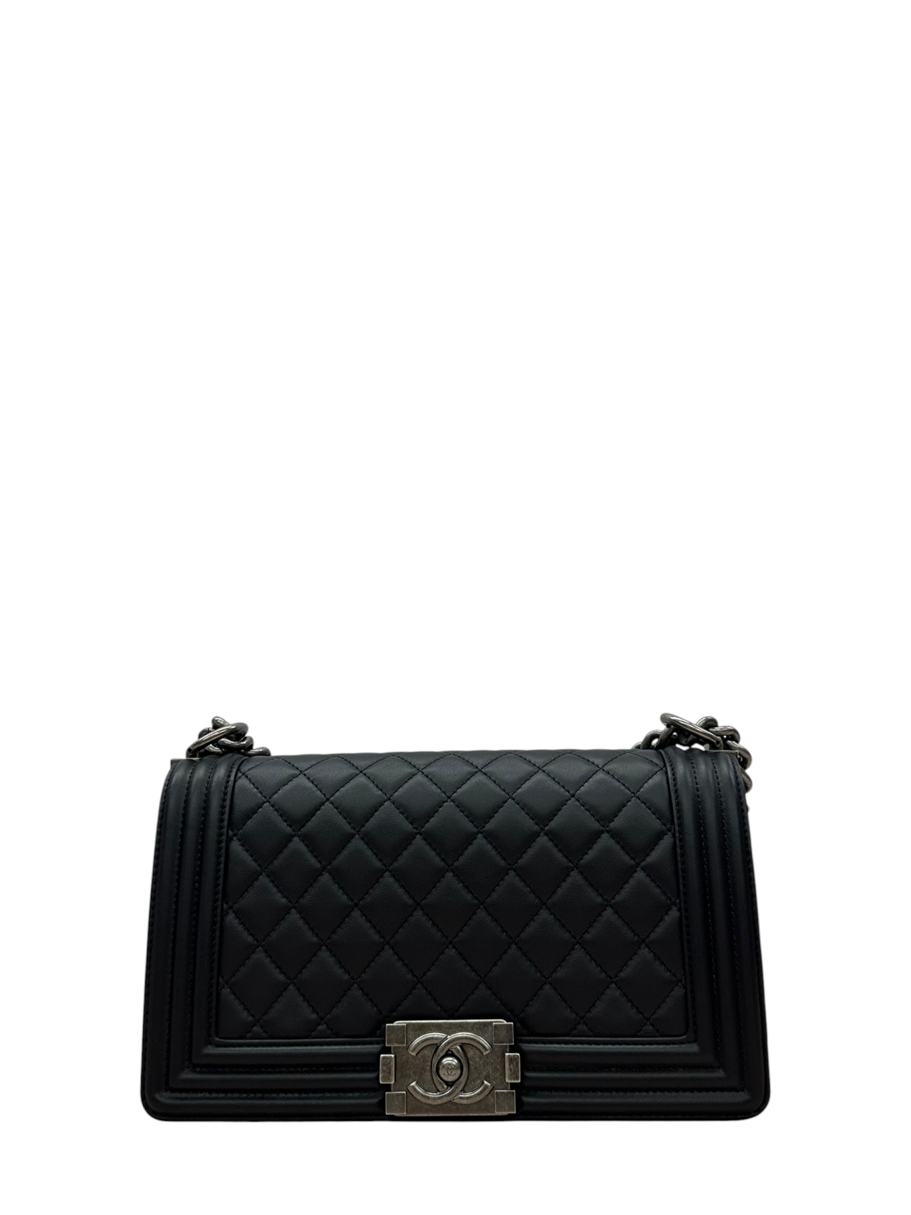 Pre-owned Chanel Boy 25 Flap Bag Calfskin / Product Code: 082107