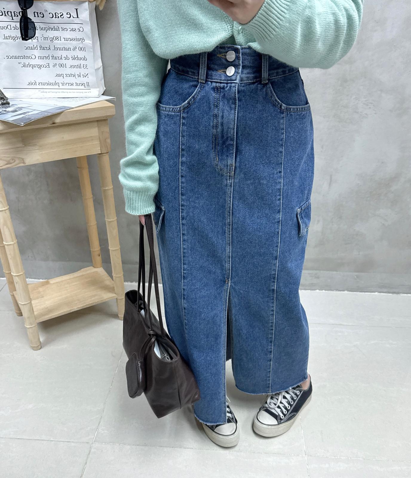 H08皮扣凈色羊毛外套