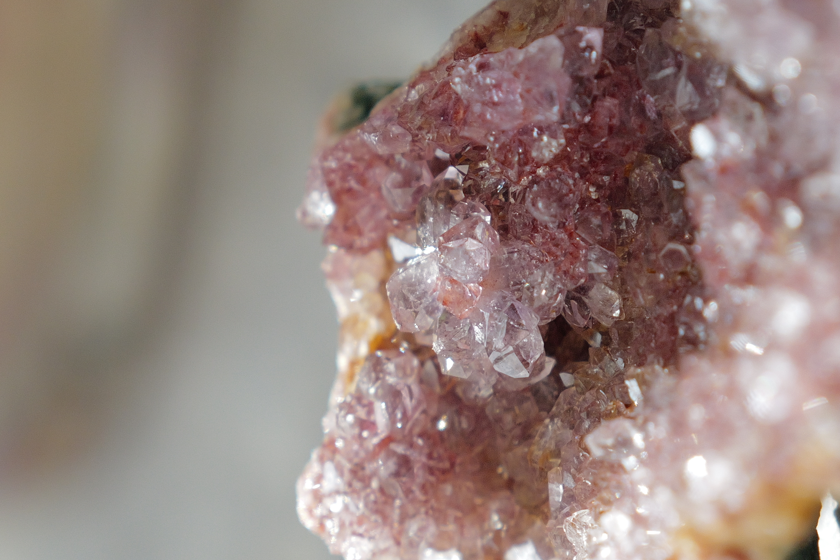   ༒8.6cm Pink Amethyst Geode༒ PA.7053H3m-RA22*28F