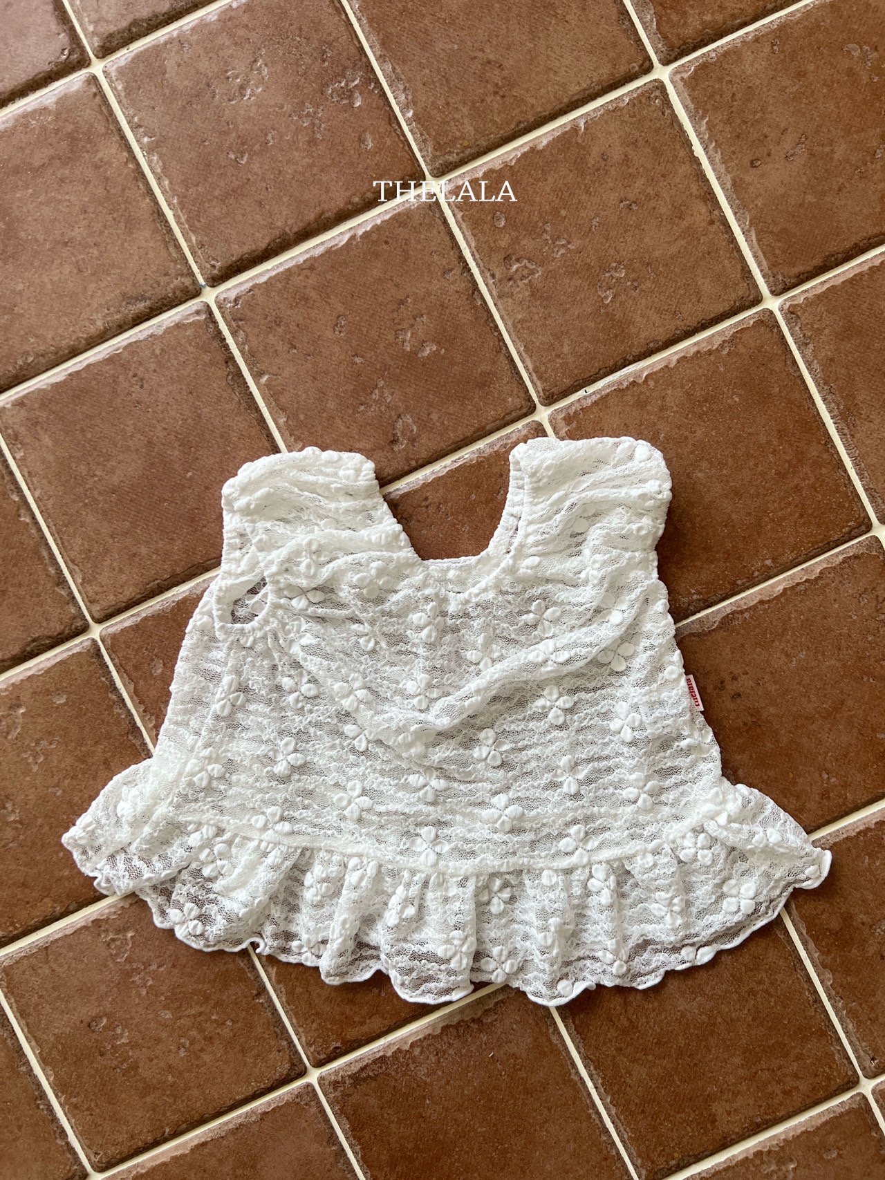 Thelala | Lace top (Size  XL105-115)