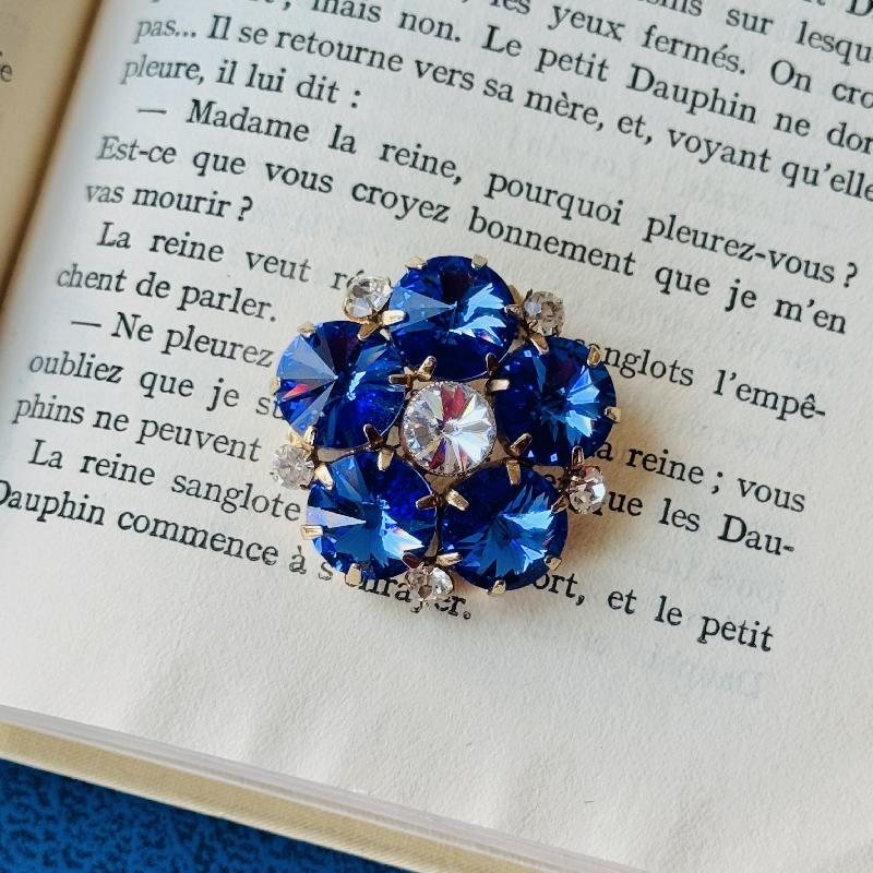 Vintage Recomposed Czechoslovakian Royal Blue Rivoli Crystals Glass Floral Brooch (MZ100)