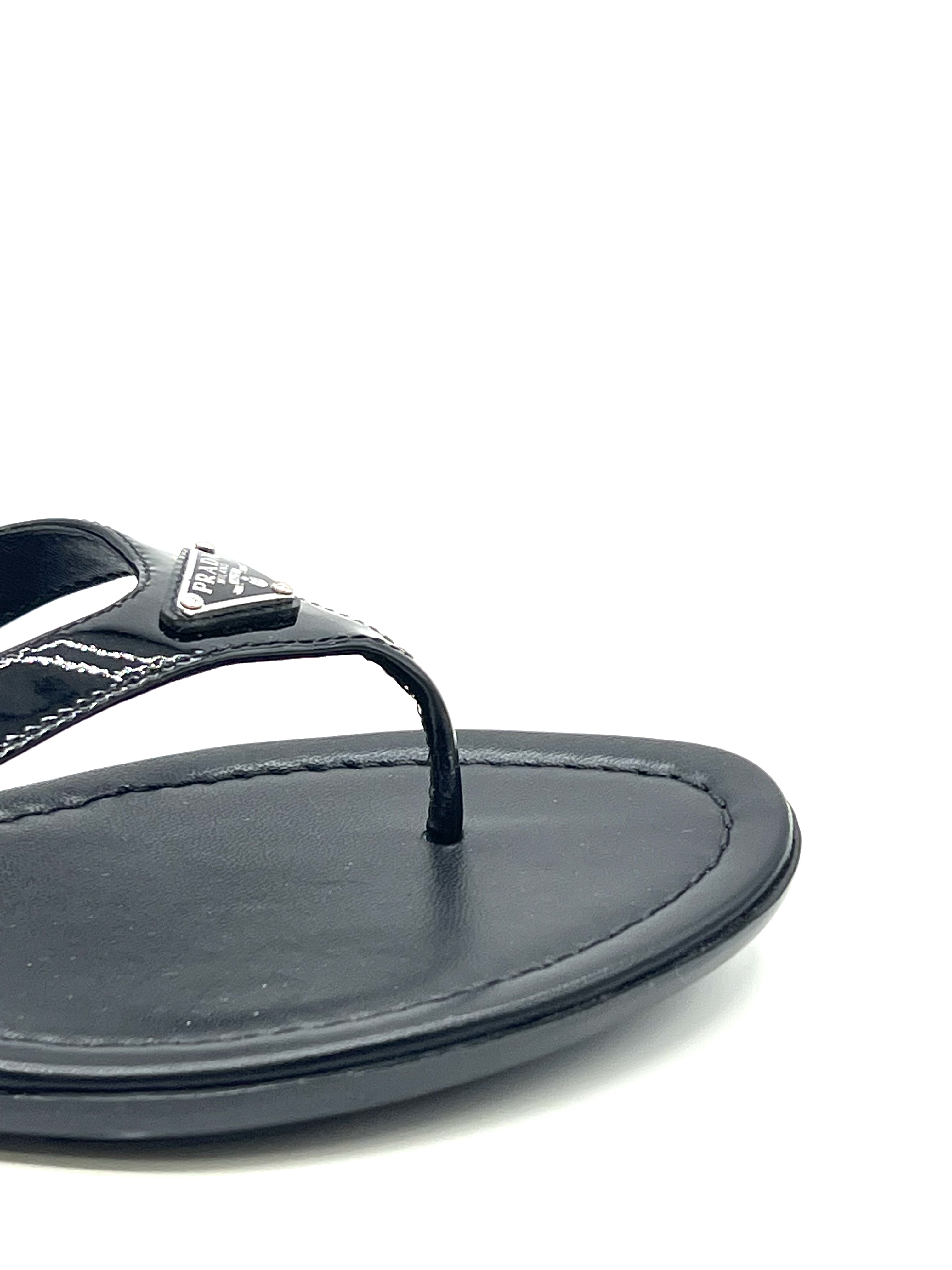 Unused Item PRADA Black Patent Leather Thong Espadrille Sandals / Product Code: 26051015