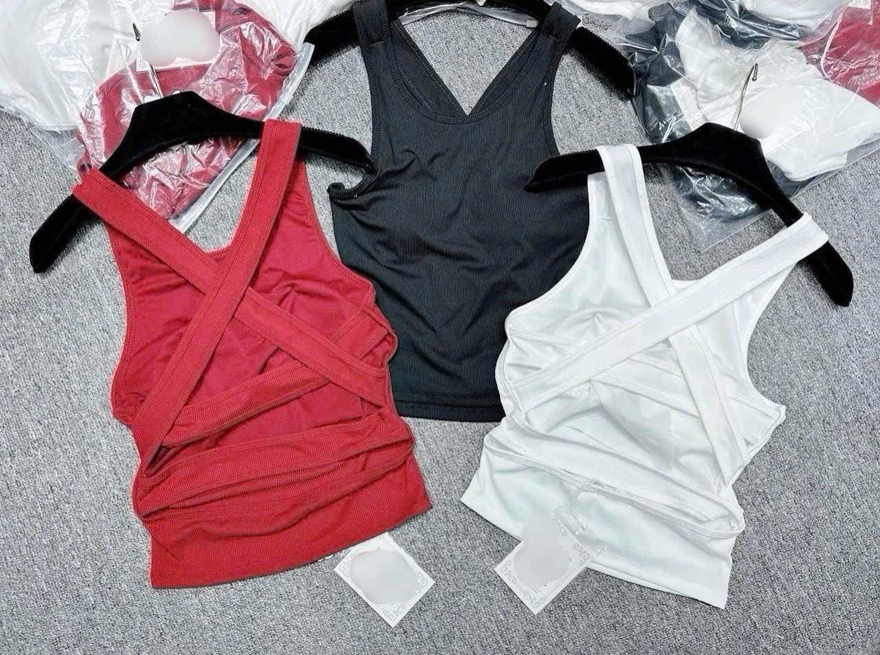 露臍背心 獨特背部設計