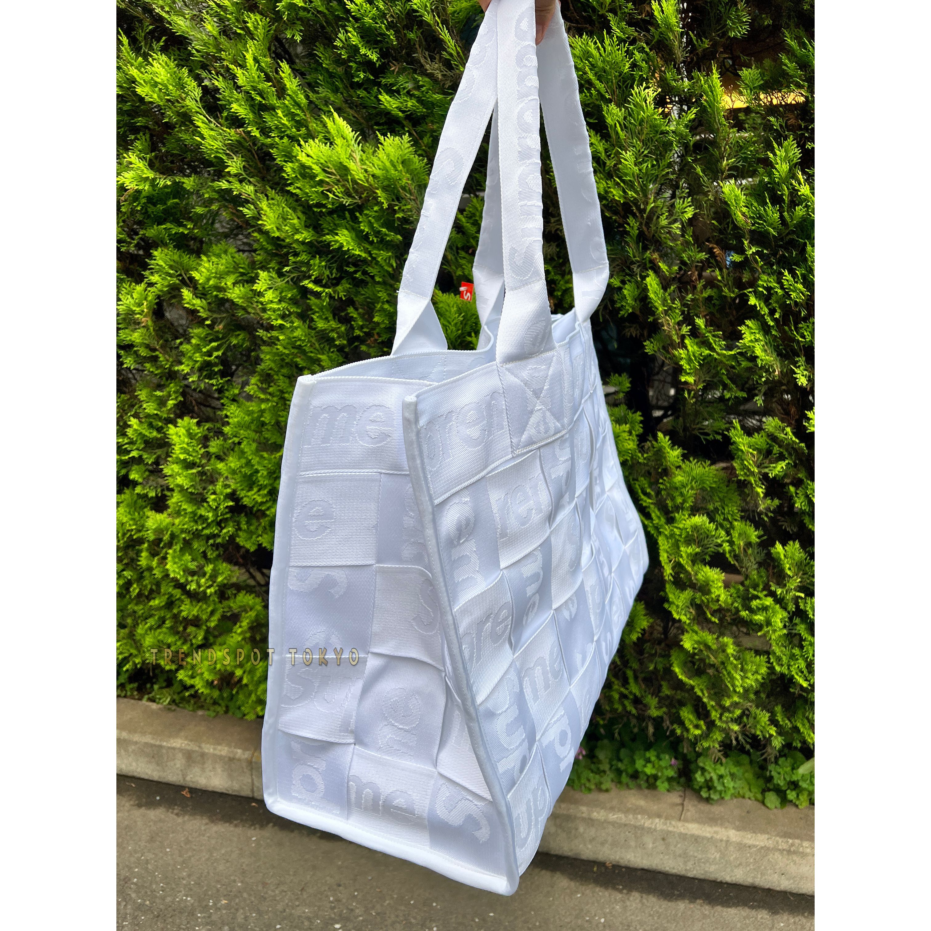 SUPREME WOVEN LARGE TOTE 47L / WHITE