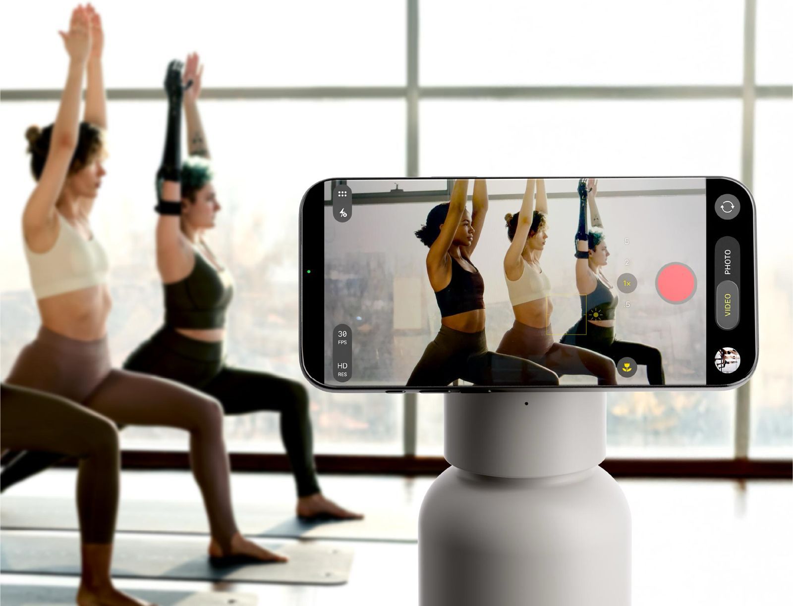 $88個。2個起$80個。多色選擇。🌈 爆紅磁吸手機水樽🔥 一物兩用！飲水＋睇片超方便！