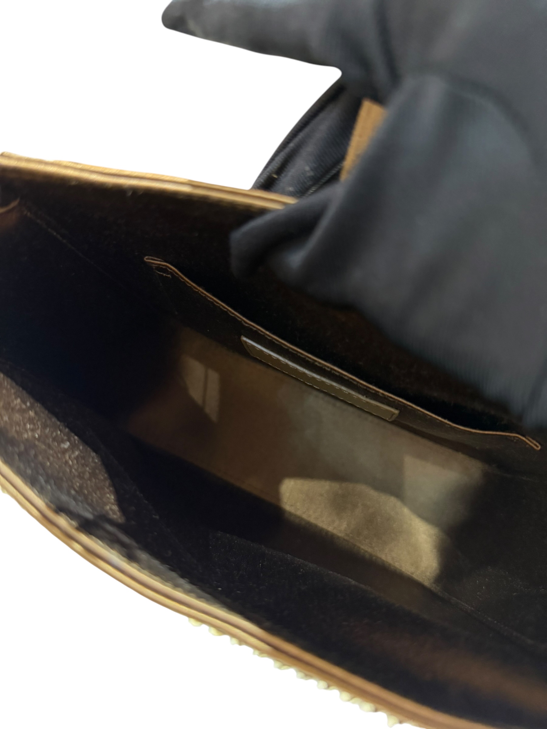 Pre-Owned YSL Le 5 à 7 Supple Baby / Product Code: 070301