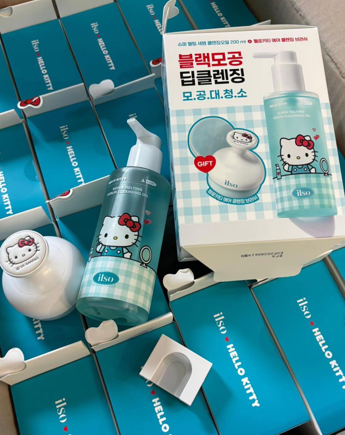 （截單後一星期到貨）🇰🇷韓國直送 Hello Kitt x ilso 限量特別版 超融化油脂卸妝油套裝💕