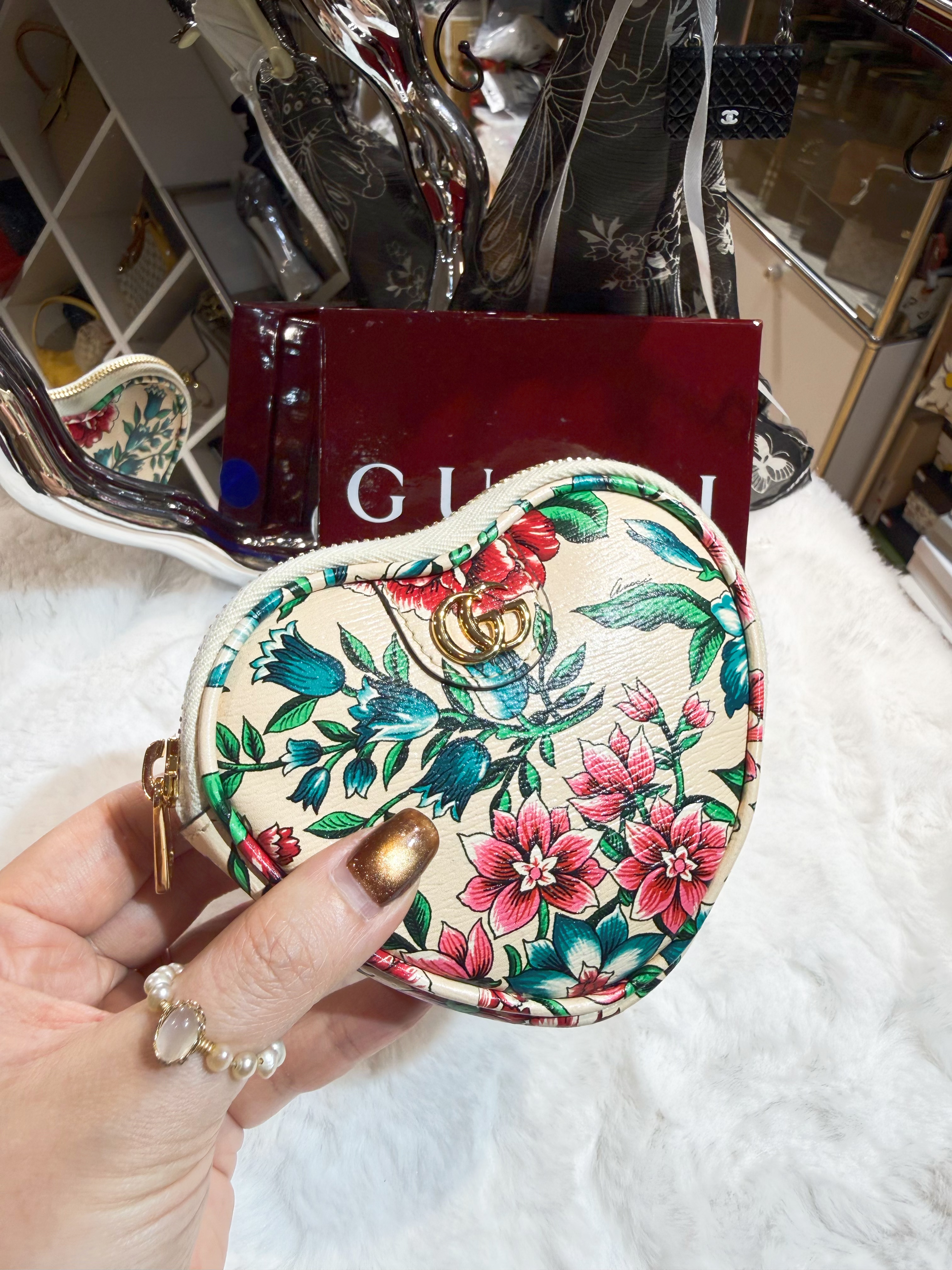 Gucci coin purse floral/heart/beige