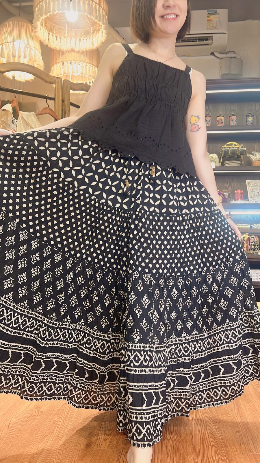 2716 Black 4-Layer Pattern BP Skirt 39"